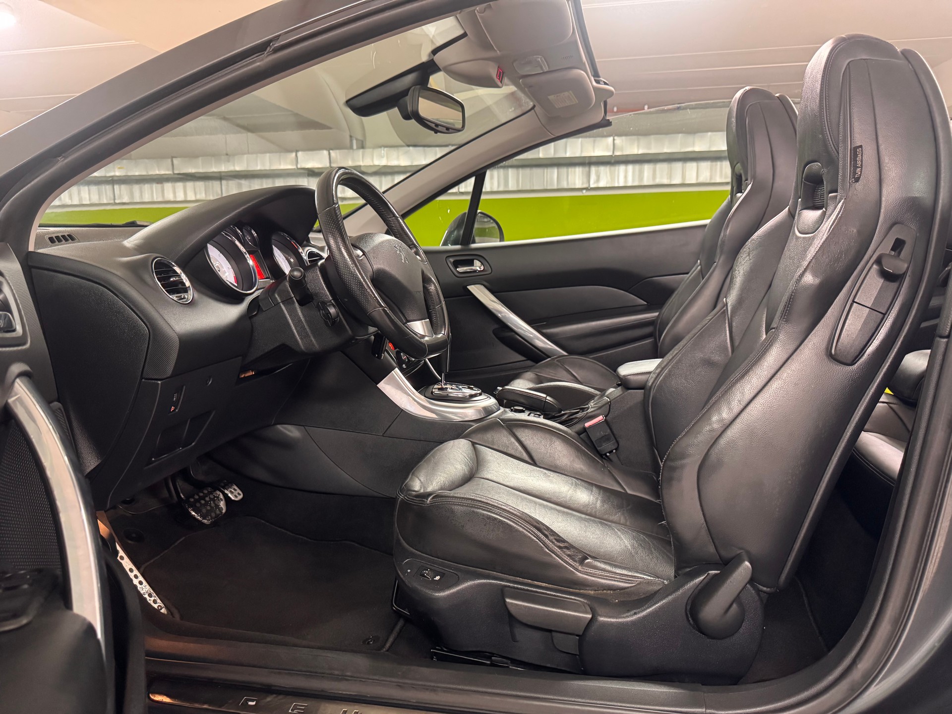 PEUGEOT 308 CC 1.6 16V Turbo Platinum Automatic-image-9