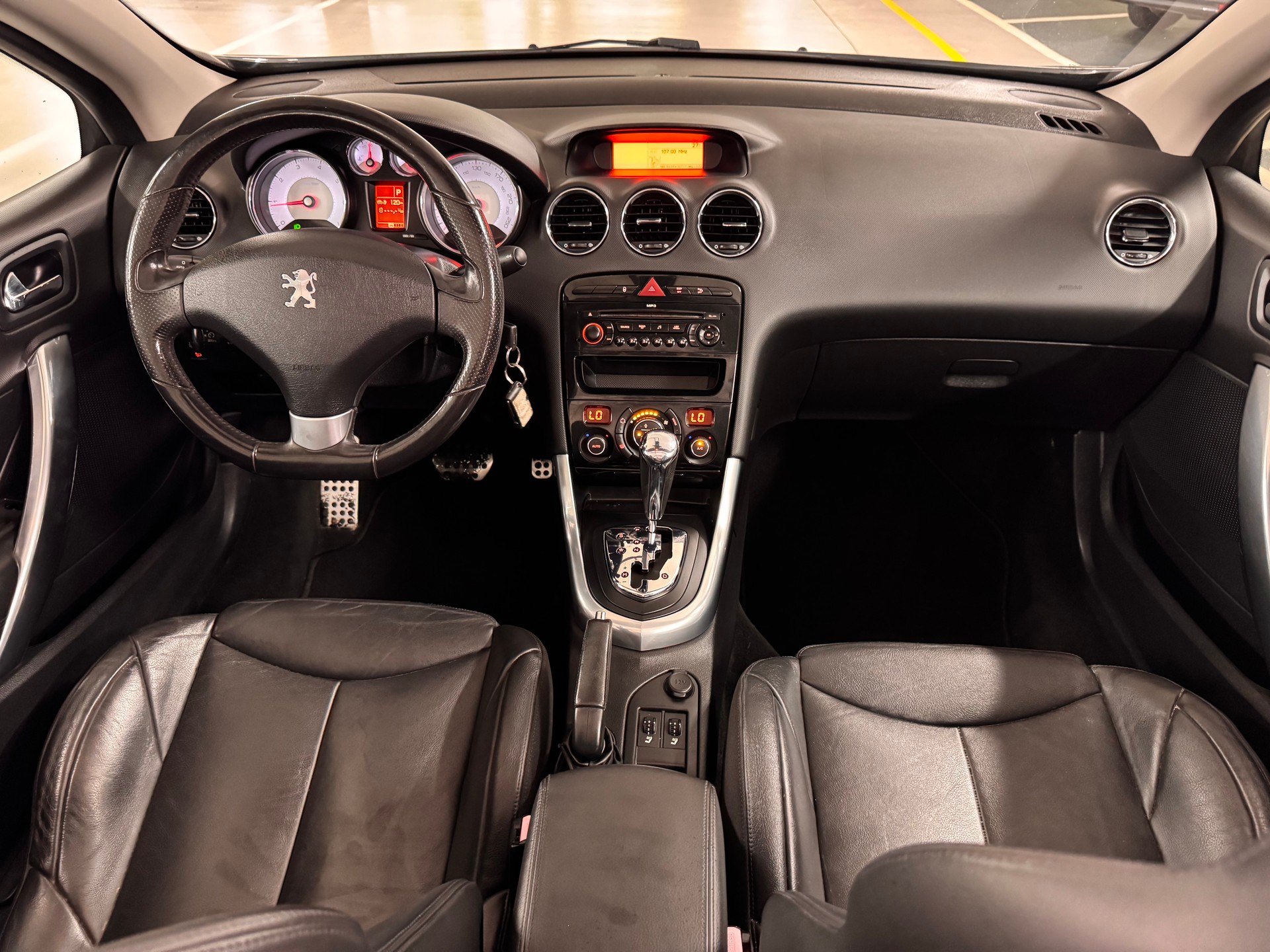 PEUGEOT 308 CC 1.6 16V Turbo Platinum Automatic-image-10