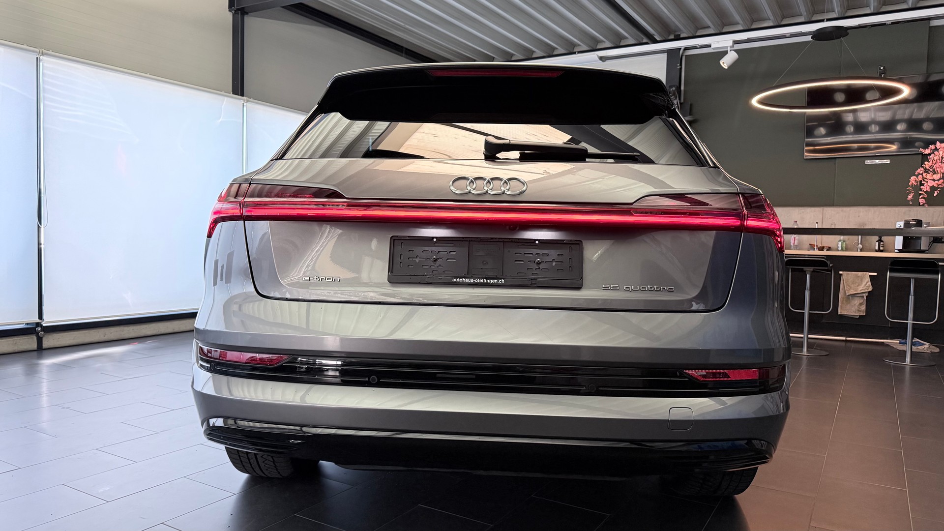 AUDI e-tron 55 Advanced quattro-image-19