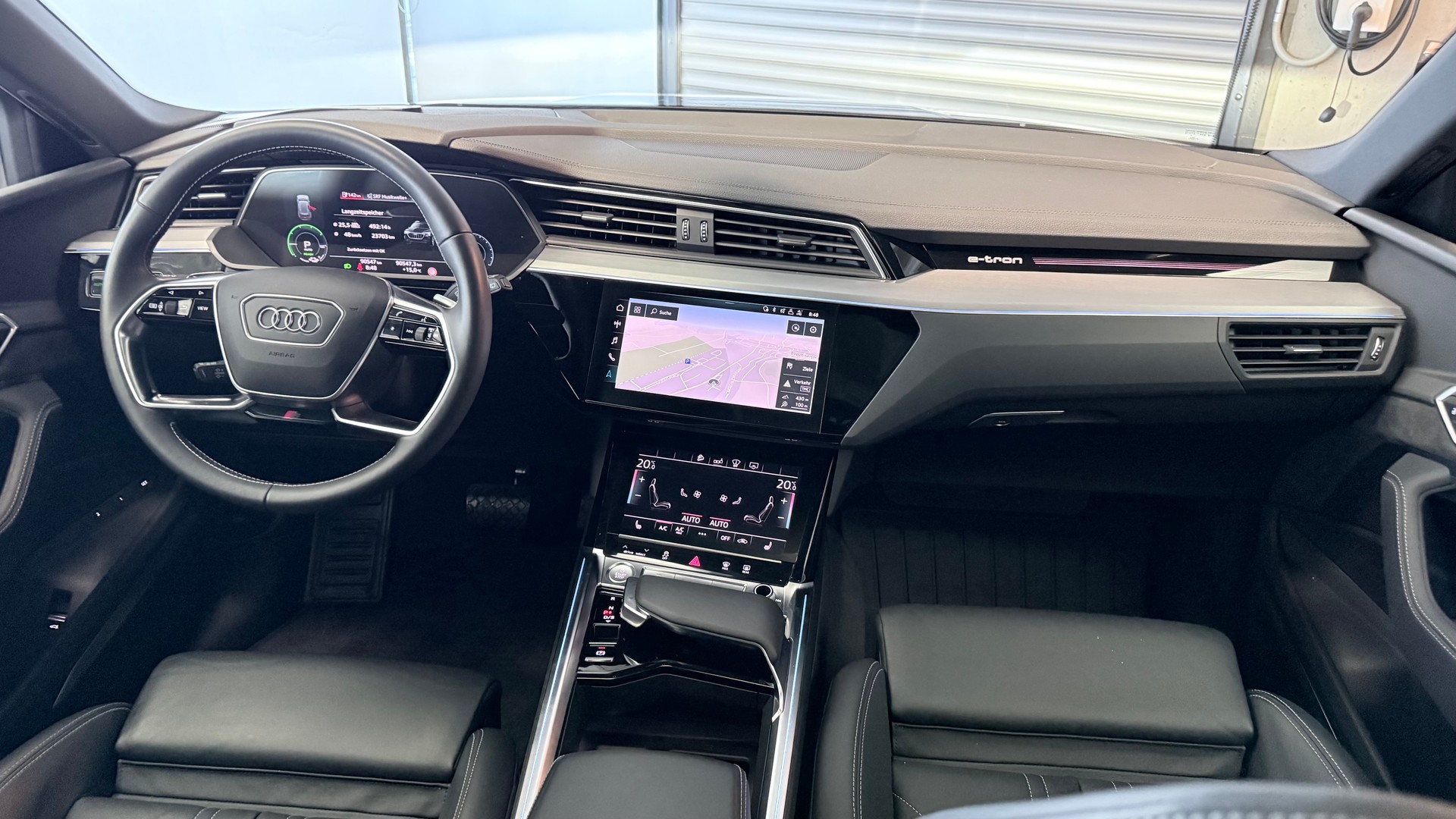 AUDI e-tron 55 Advanced quattro-image-25