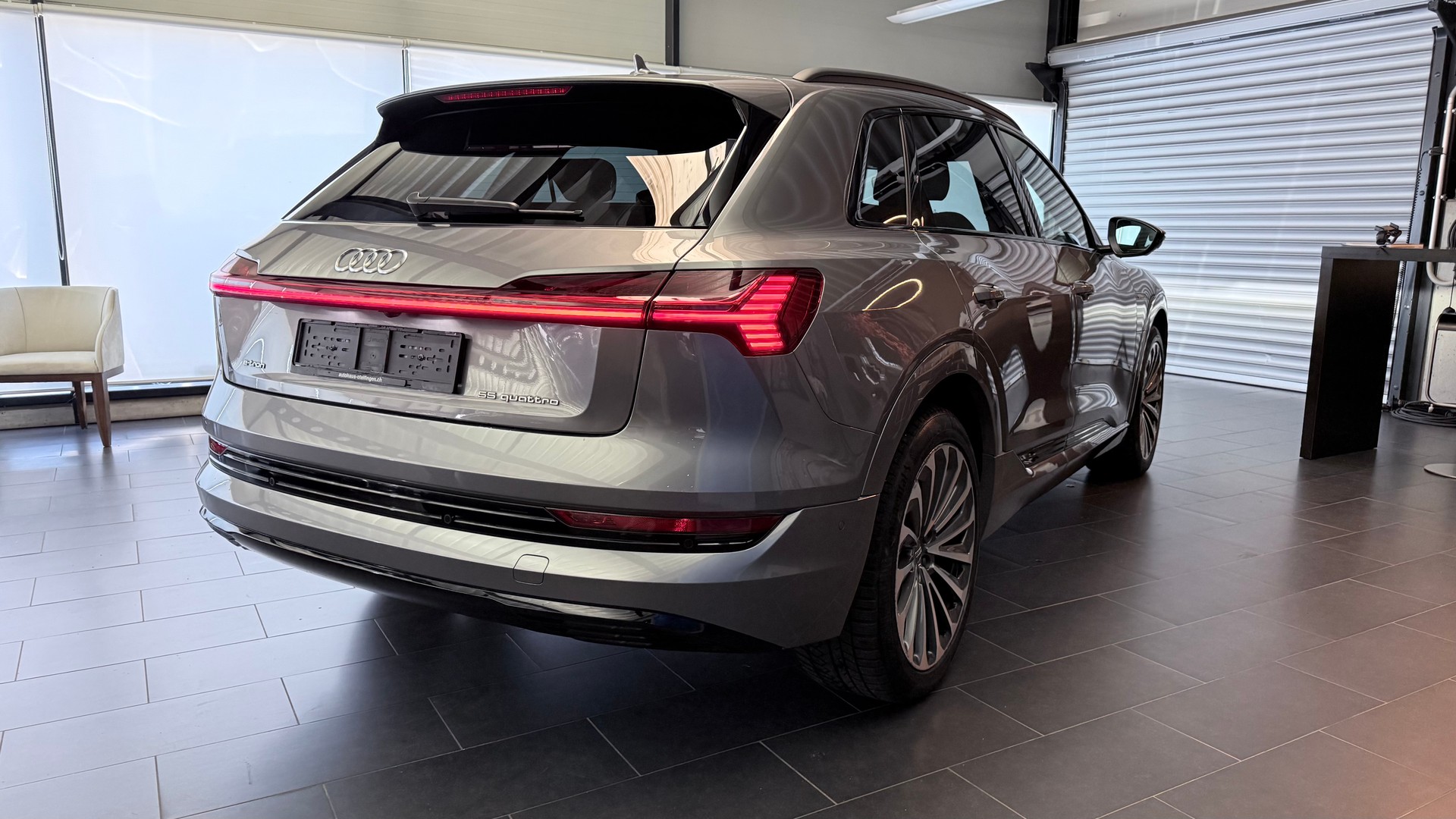 AUDI e-tron 55 Advanced quattro-image-24