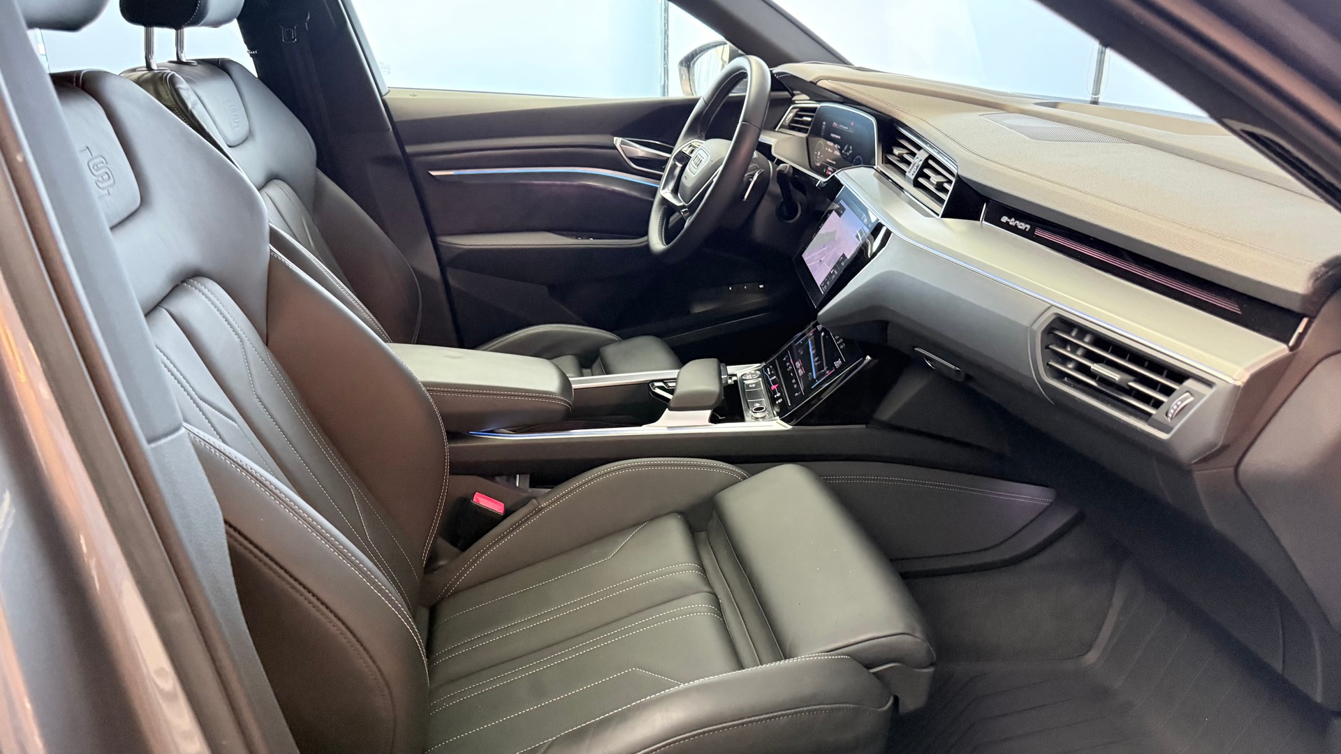 AUDI e-tron 55 Advanced quattro-image-26
