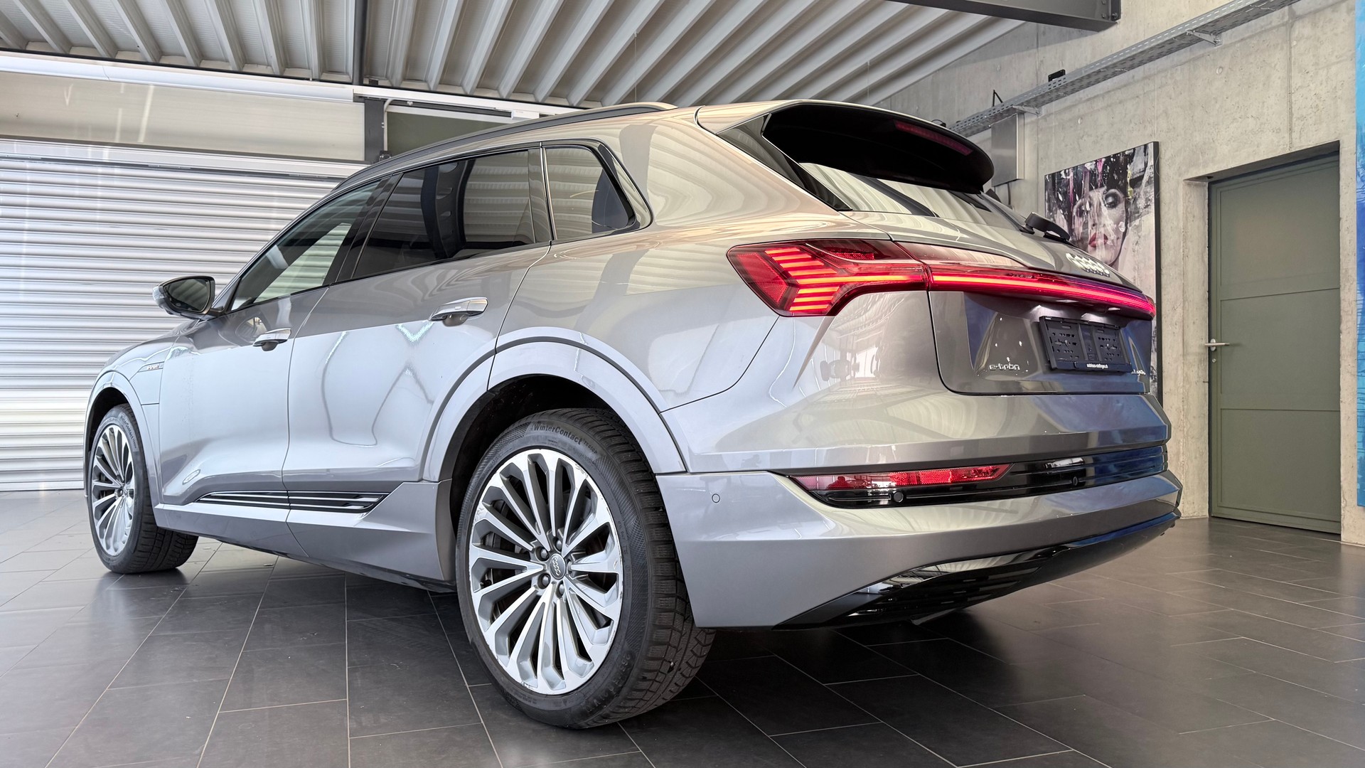 AUDI e-tron 55 Advanced quattro-image-17