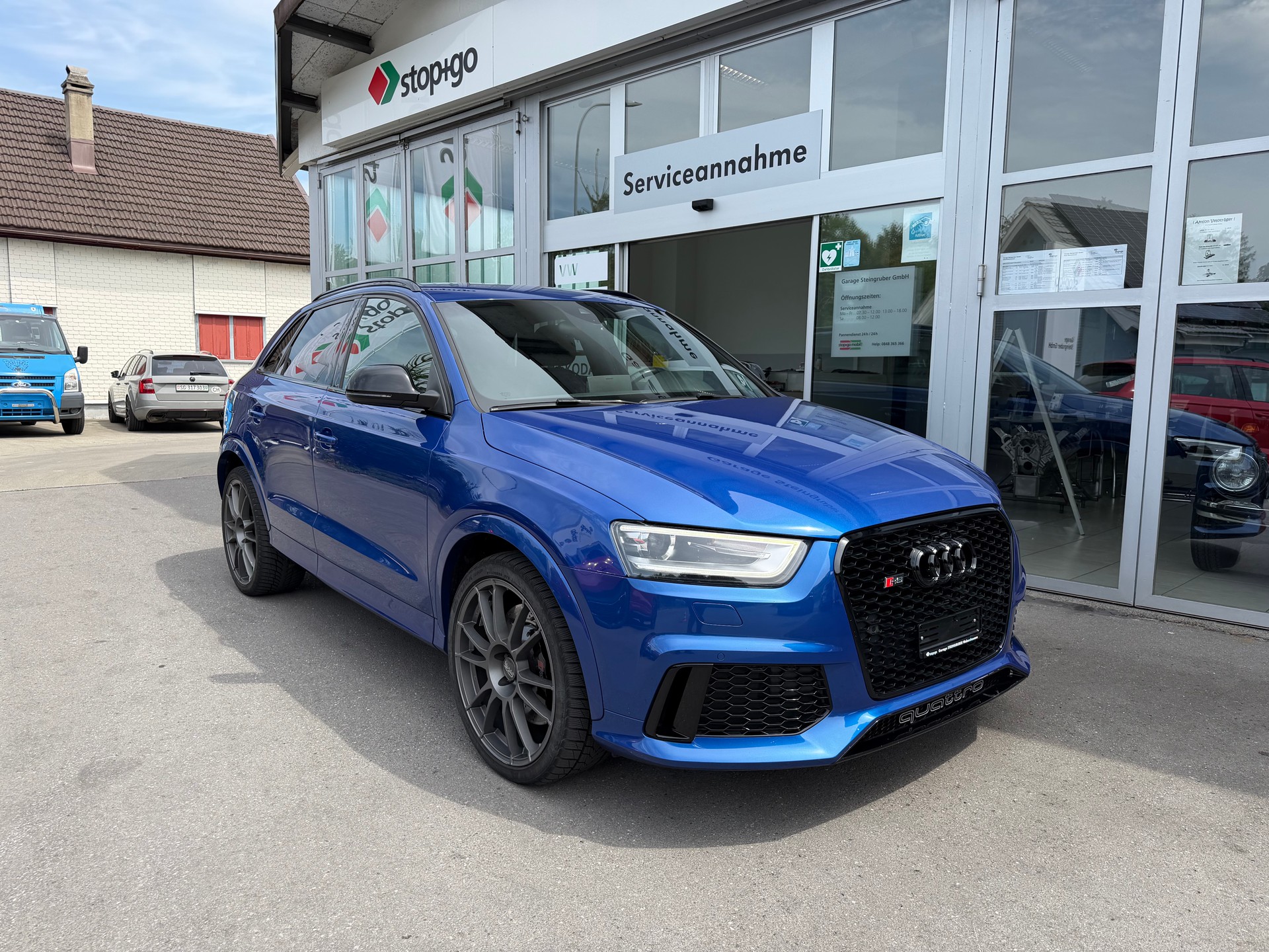 AUDI RS Q3 2.5 TFSI quattro S-tronic-image-2