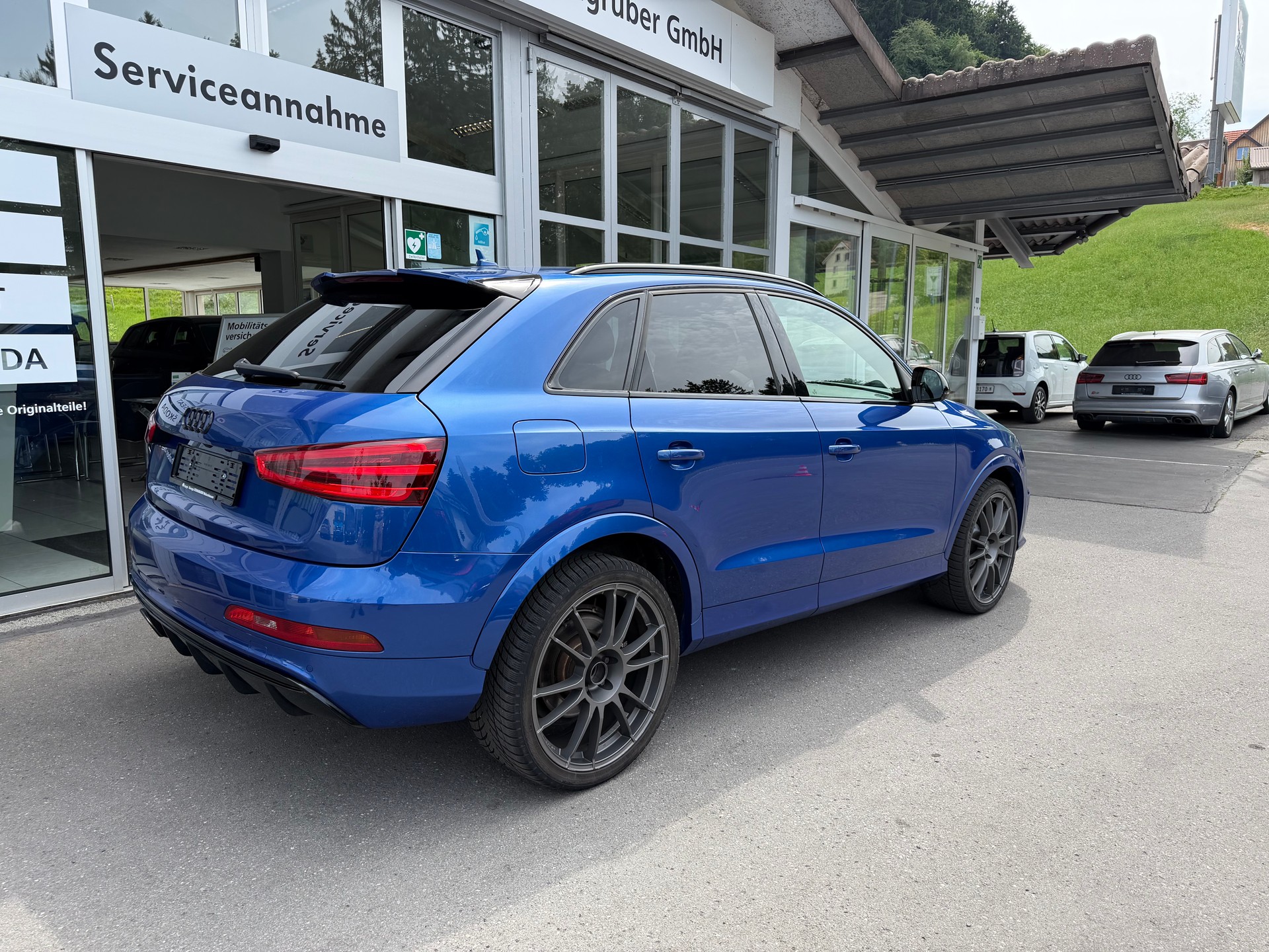 AUDI RS Q3 2.5 TFSI quattro S-tronic-image-4