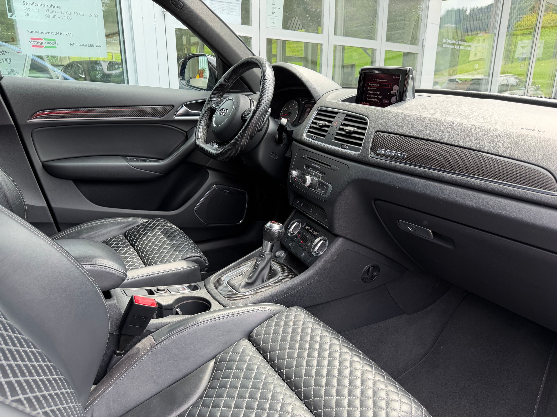 AUDI RS Q3 2.5 TFSI quattro S-tronic-image-28