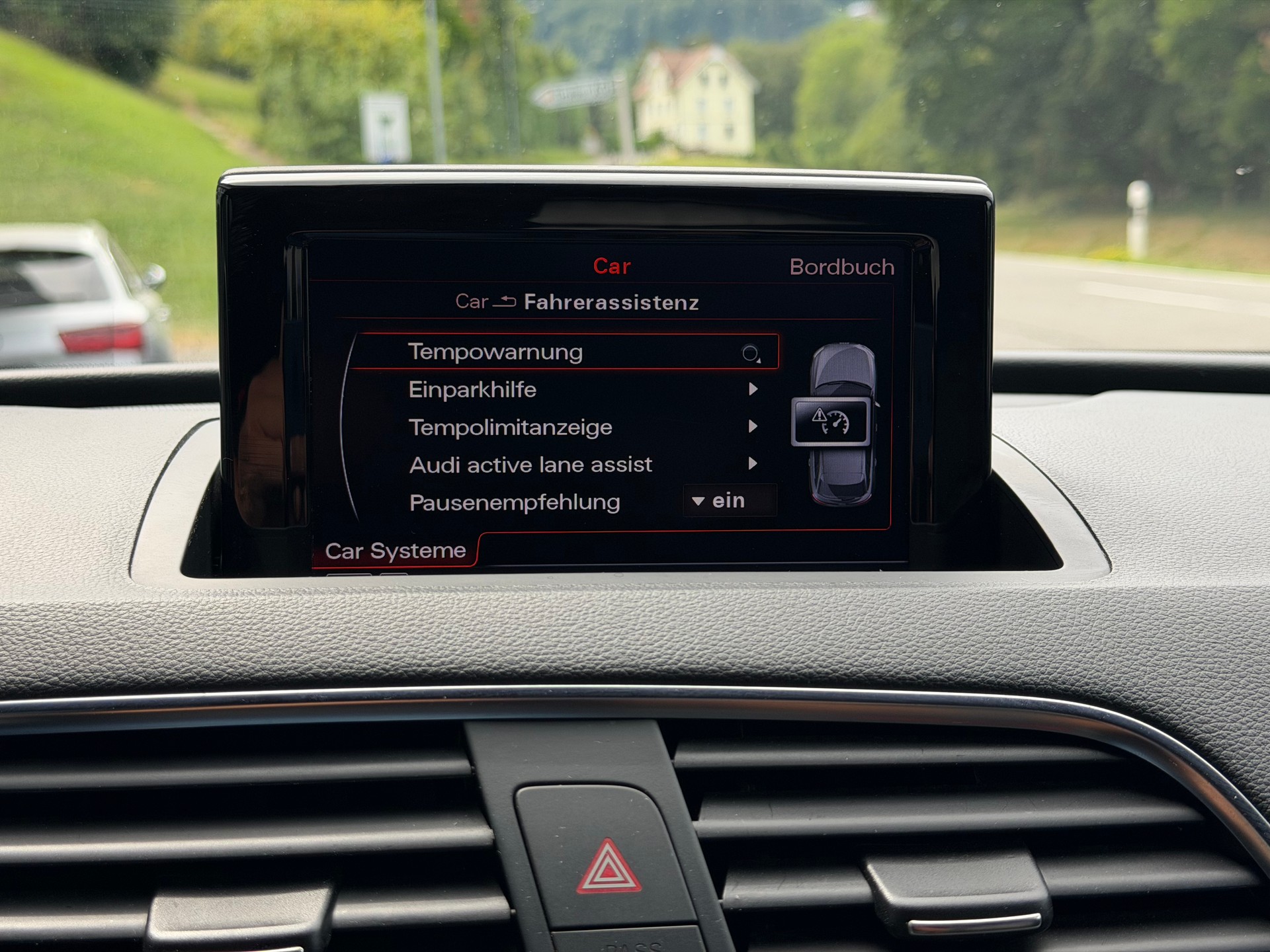 AUDI RS Q3 2.5 TFSI quattro S-tronic-image-24