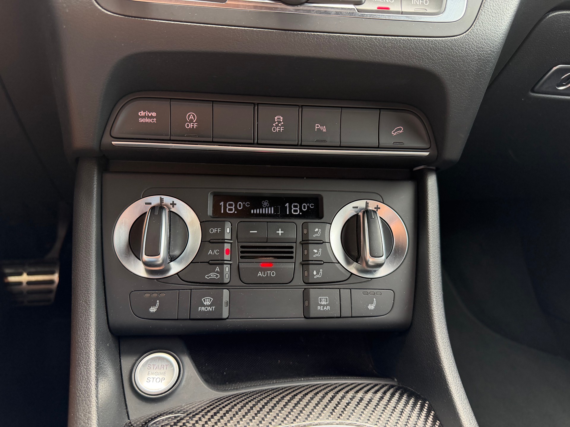 AUDI RS Q3 2.5 TFSI quattro S-tronic-image-23