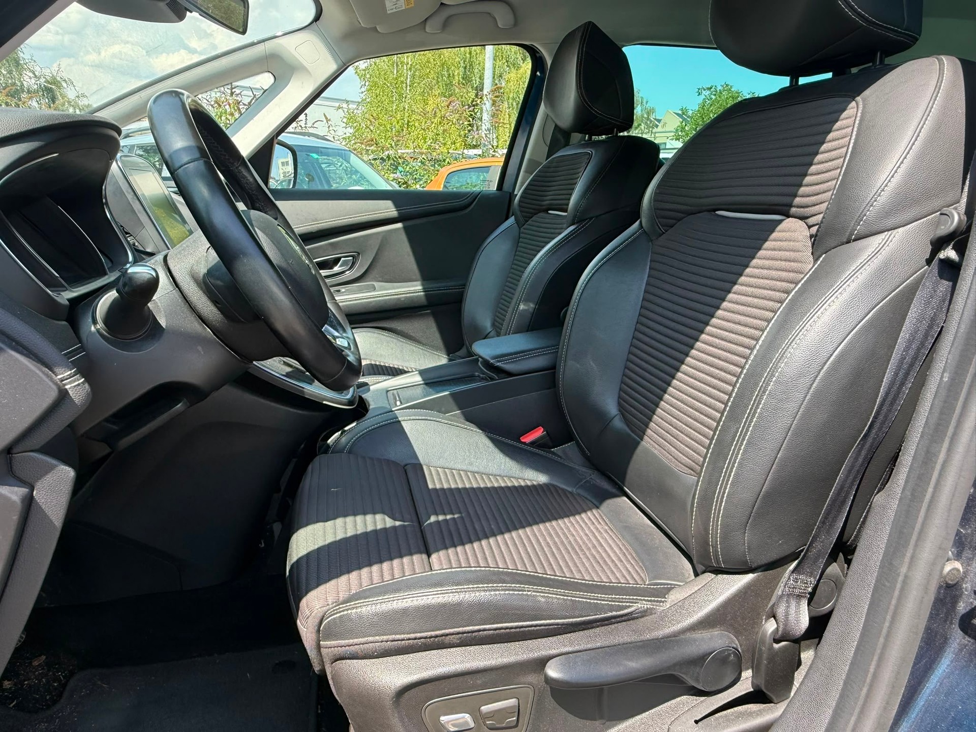 RENAULT Grand Scénic 1.3 16V Turbo Business EDC-image-10