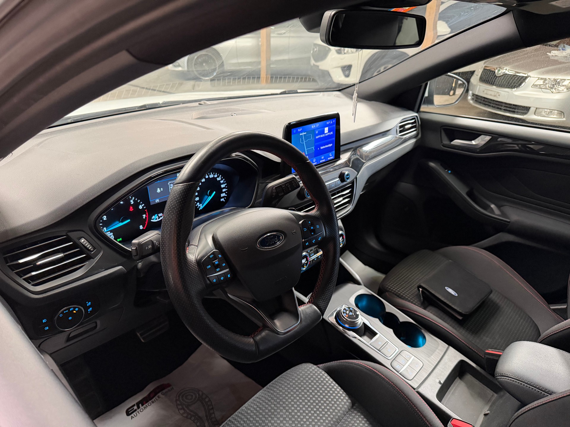 FORD Focus 1.0 SCTi ST Line Automatic-image-9
