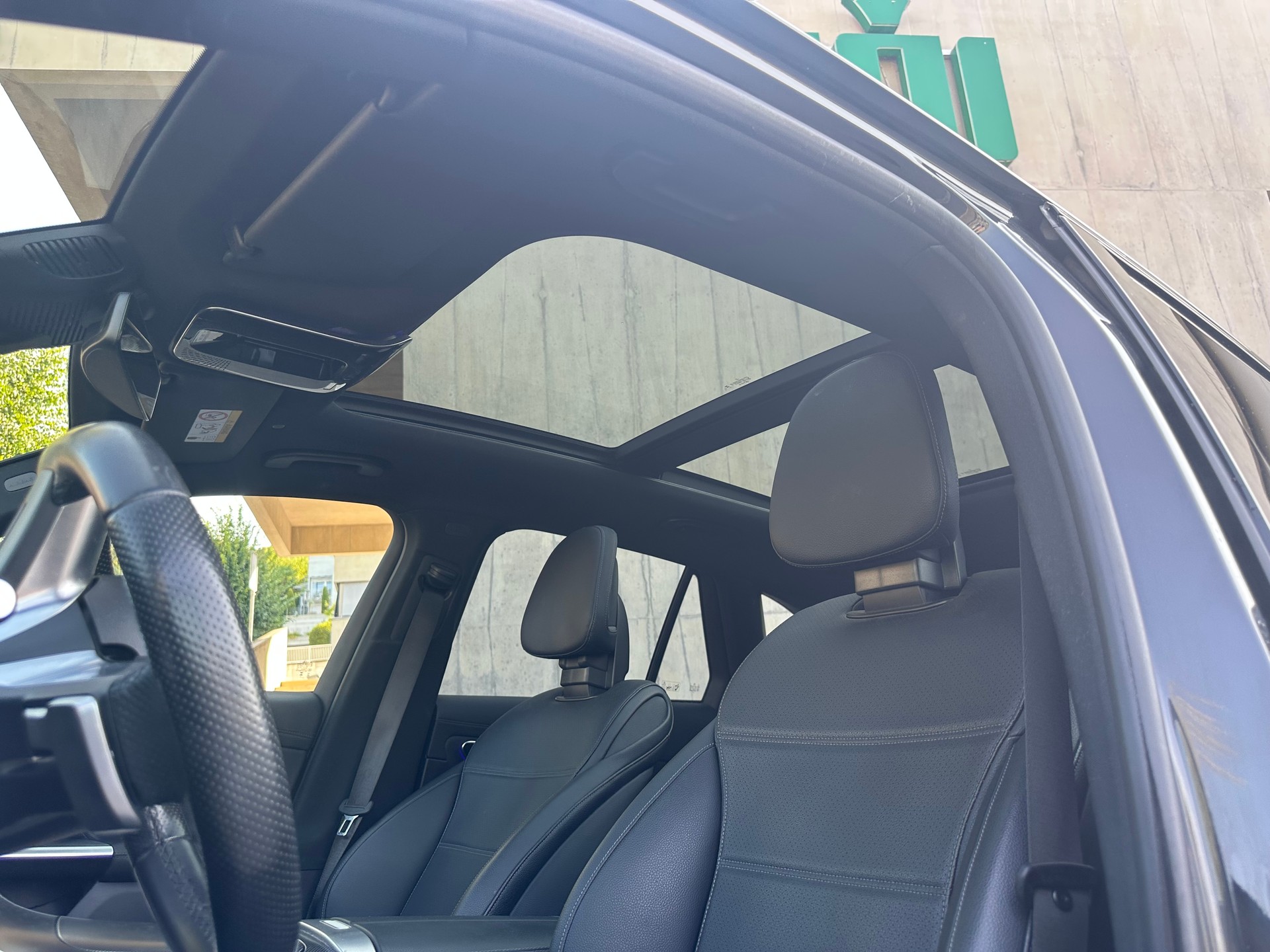 MERCEDES-BENZ GLC 300 4Matic AMG Line 9G-Tronic-image-19