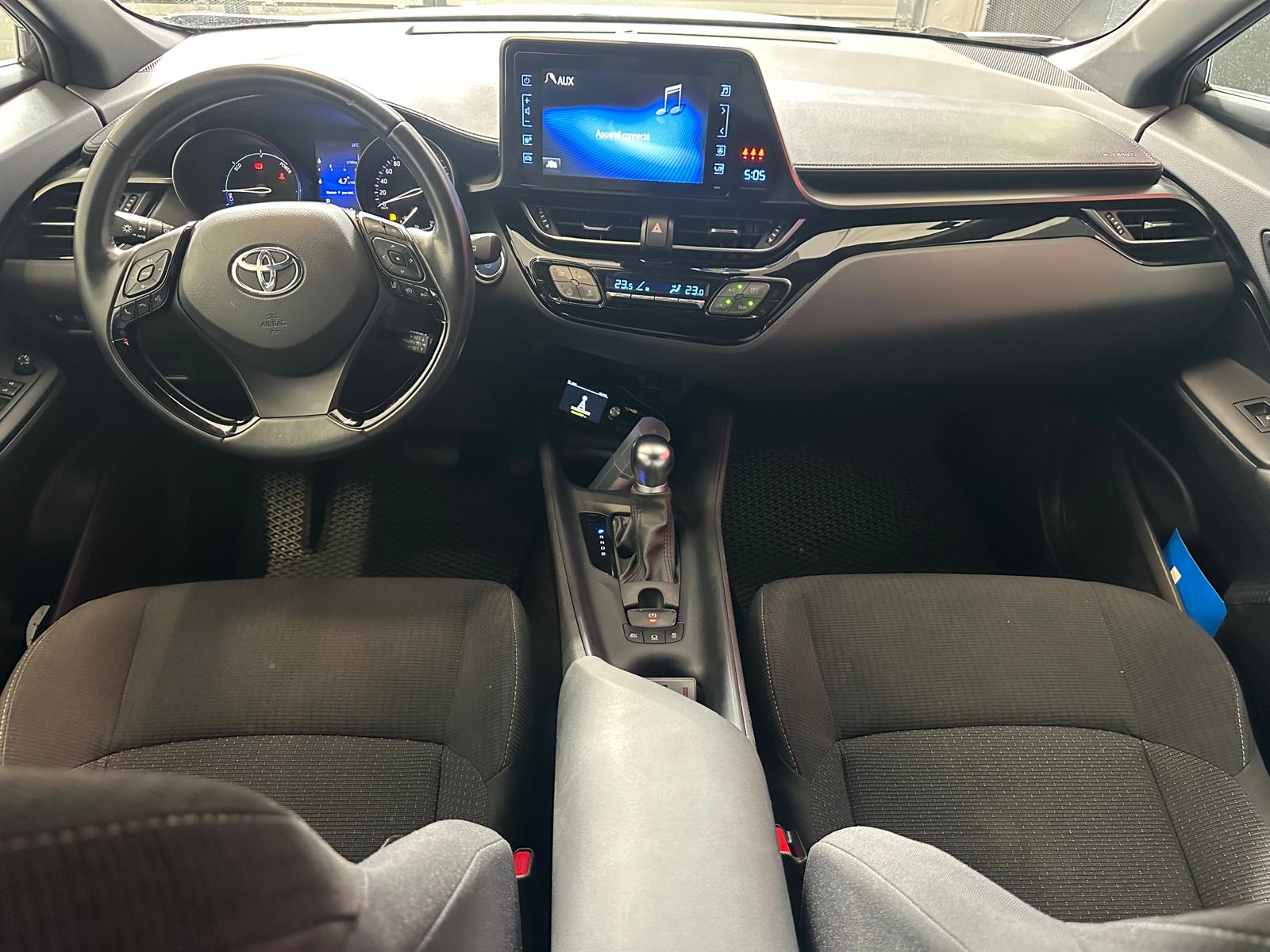 TOYOTA C-HR 1.8 HSD CVT Premium-image-14