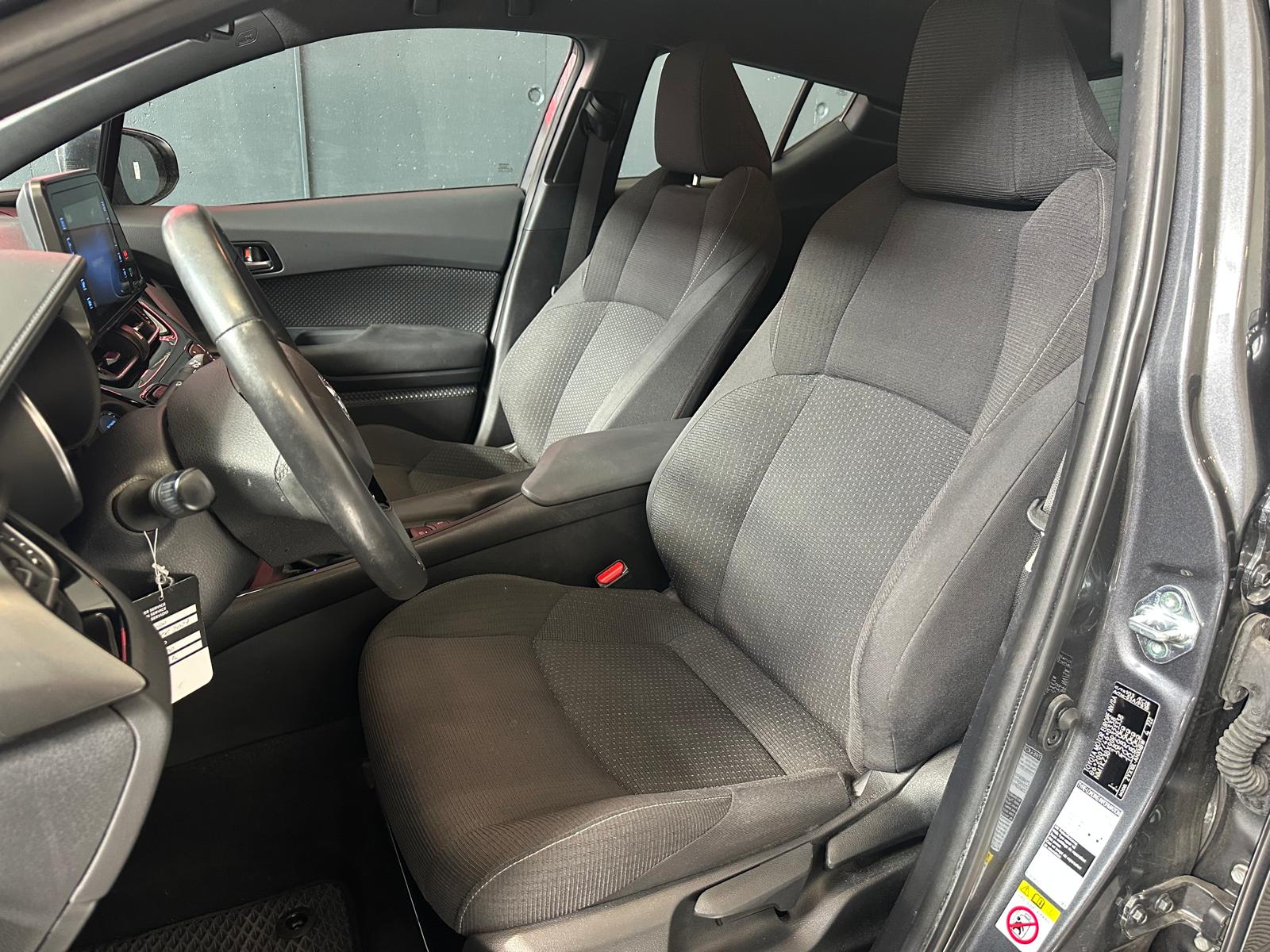 TOYOTA C-HR 1.8 HSD CVT Premium-image-10
