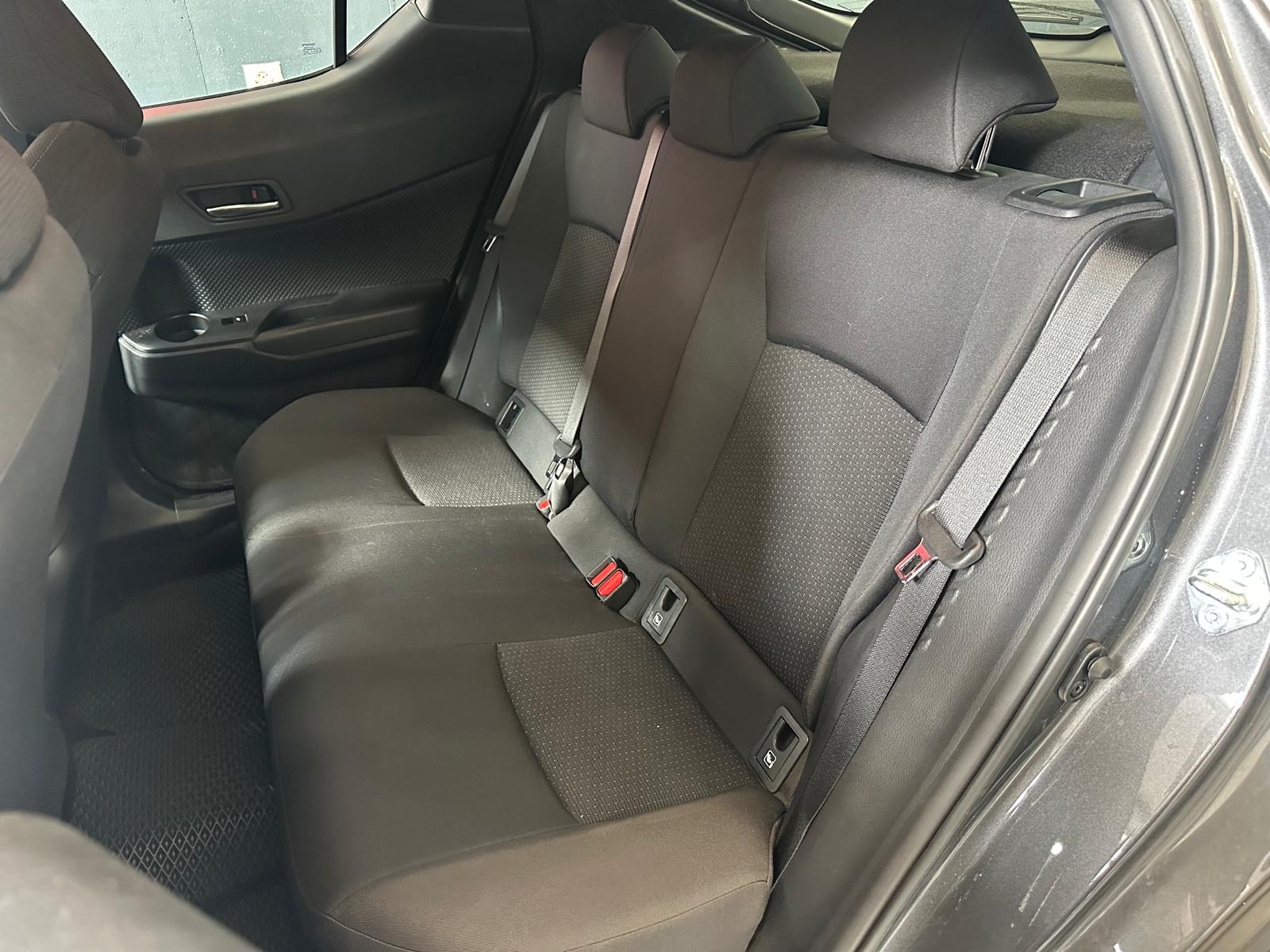 TOYOTA C-HR 1.8 HSD CVT Premium-image-11