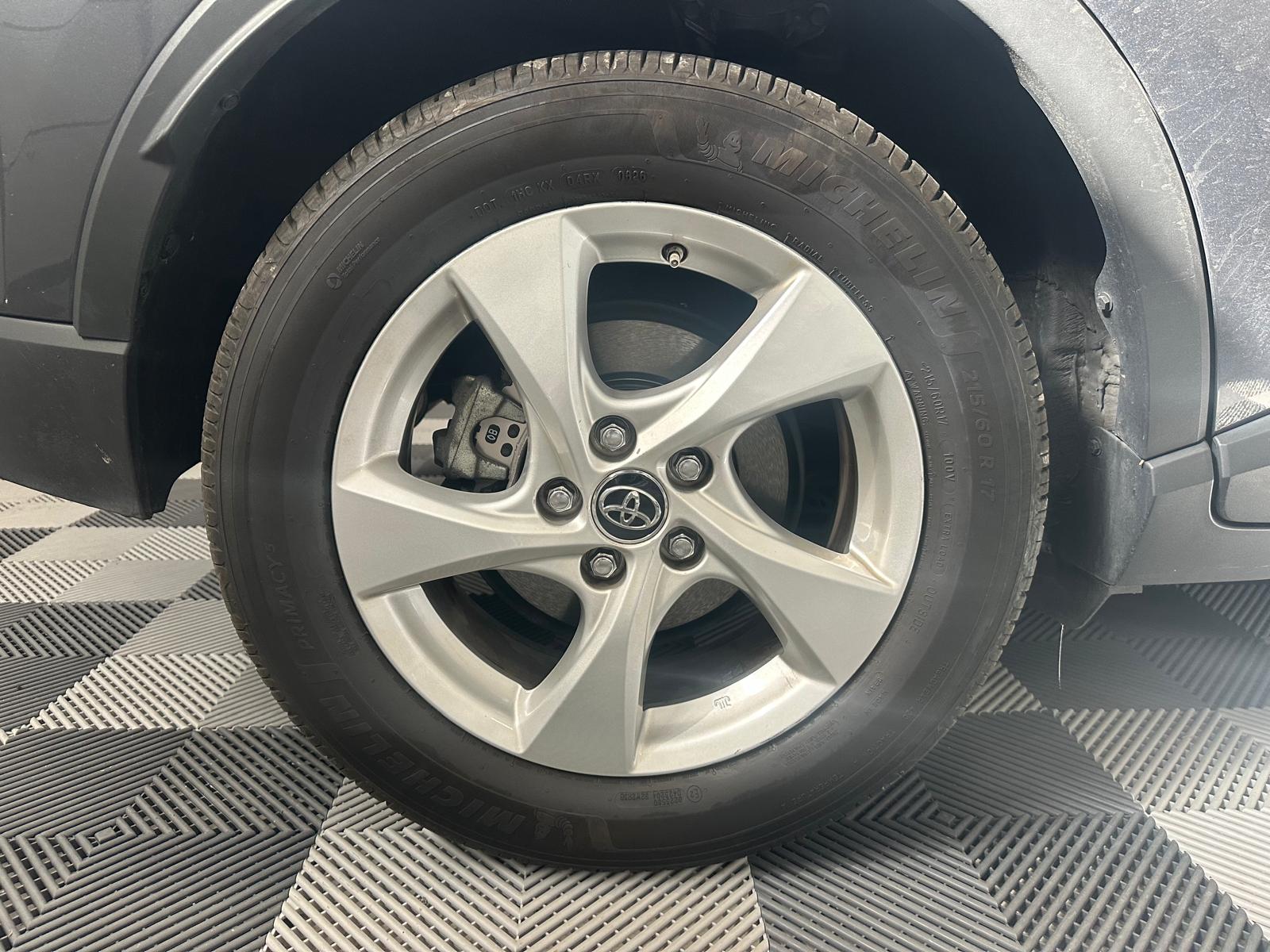 TOYOTA C-HR 1.8 HSD CVT Premium-image-26