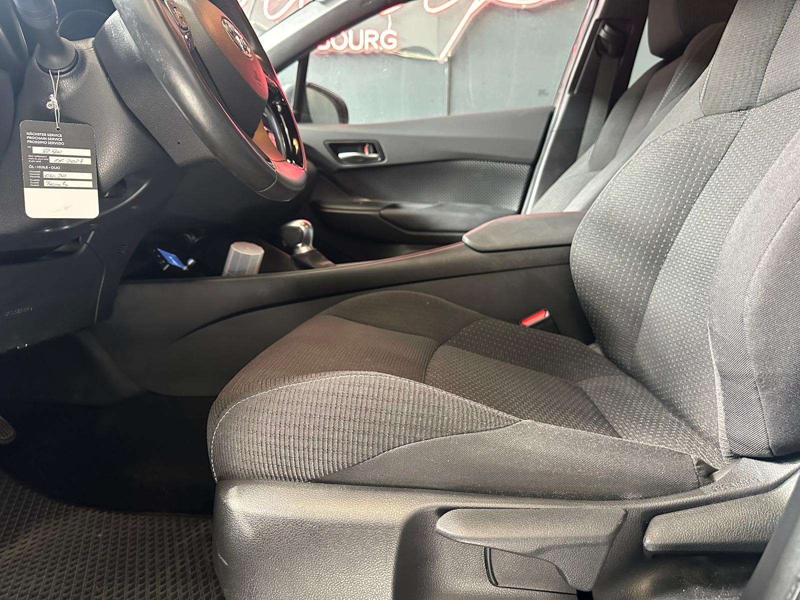 TOYOTA C-HR 1.8 HSD CVT Premium-image-9