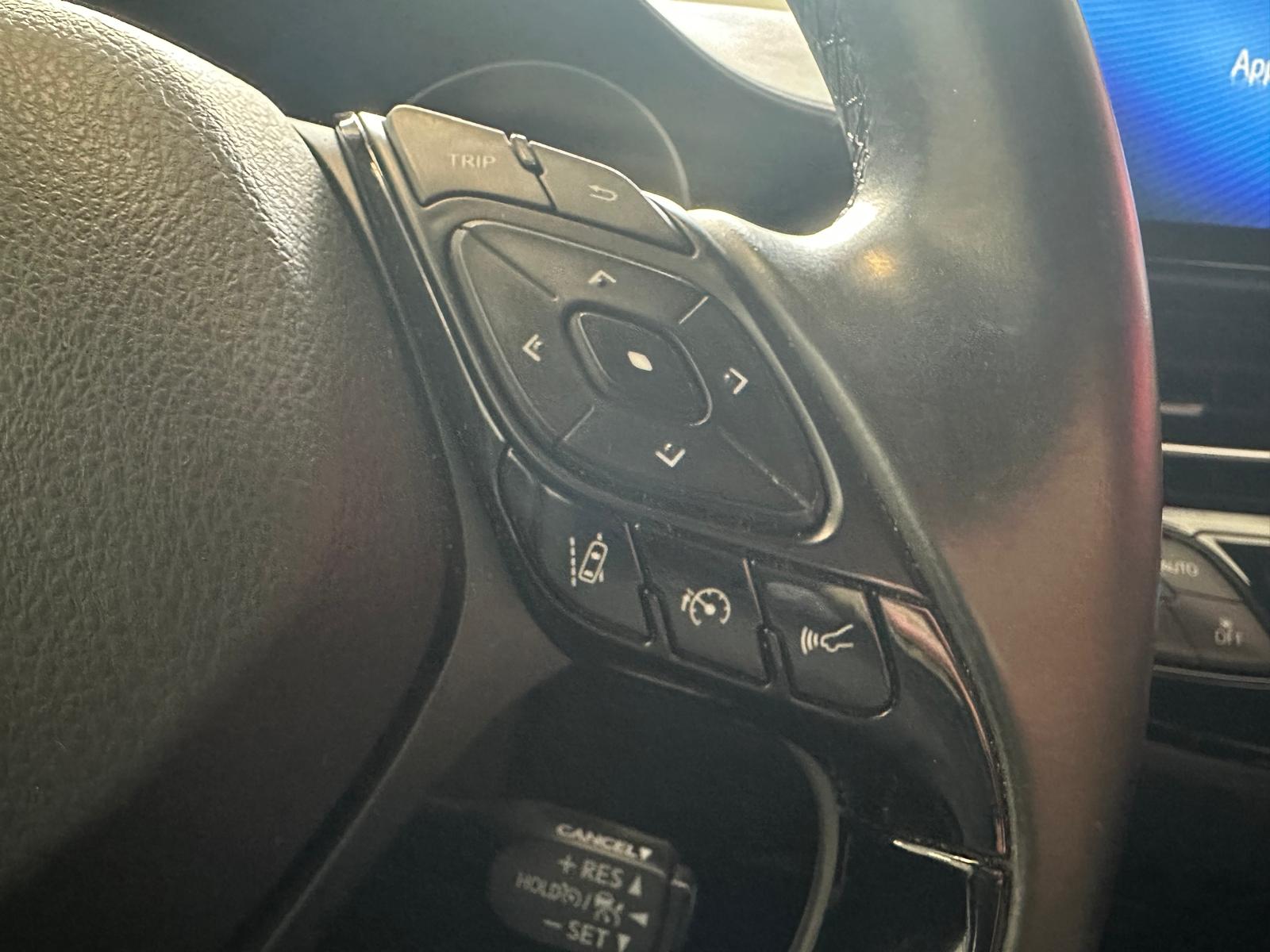 TOYOTA C-HR 1.8 HSD CVT Premium-image-19