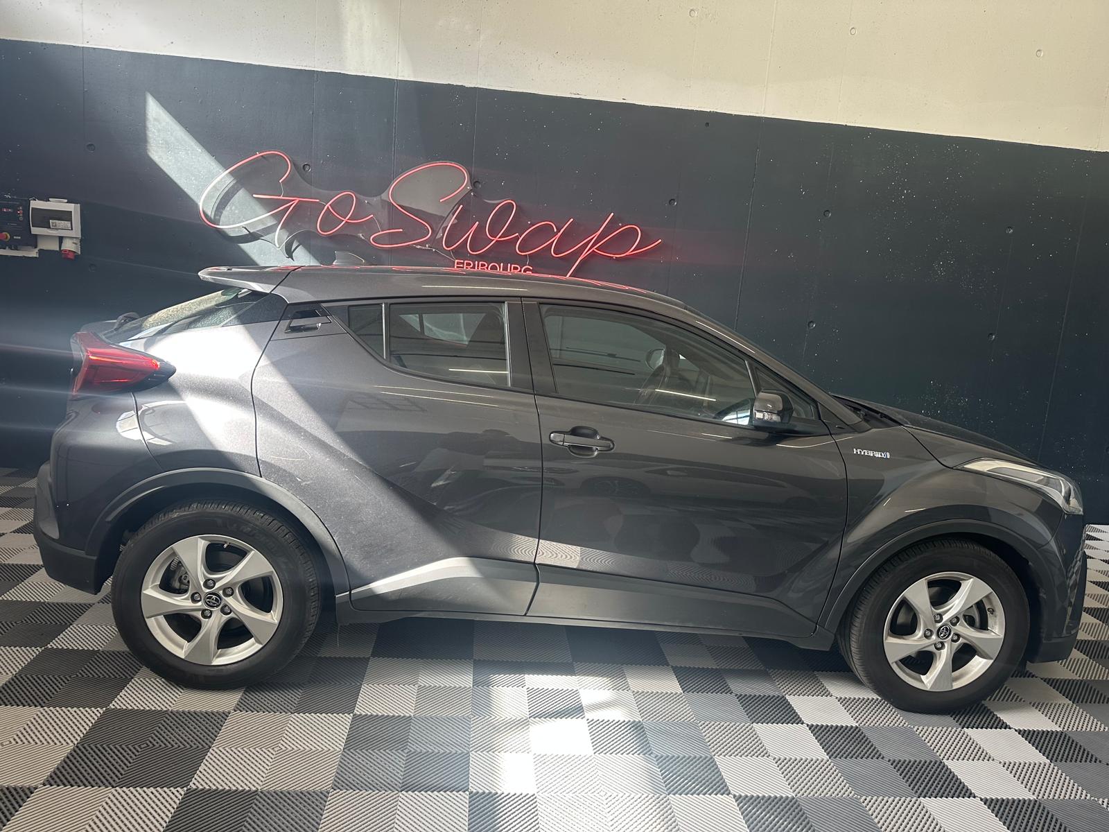 TOYOTA C-HR 1.8 HSD CVT Premium-image-6