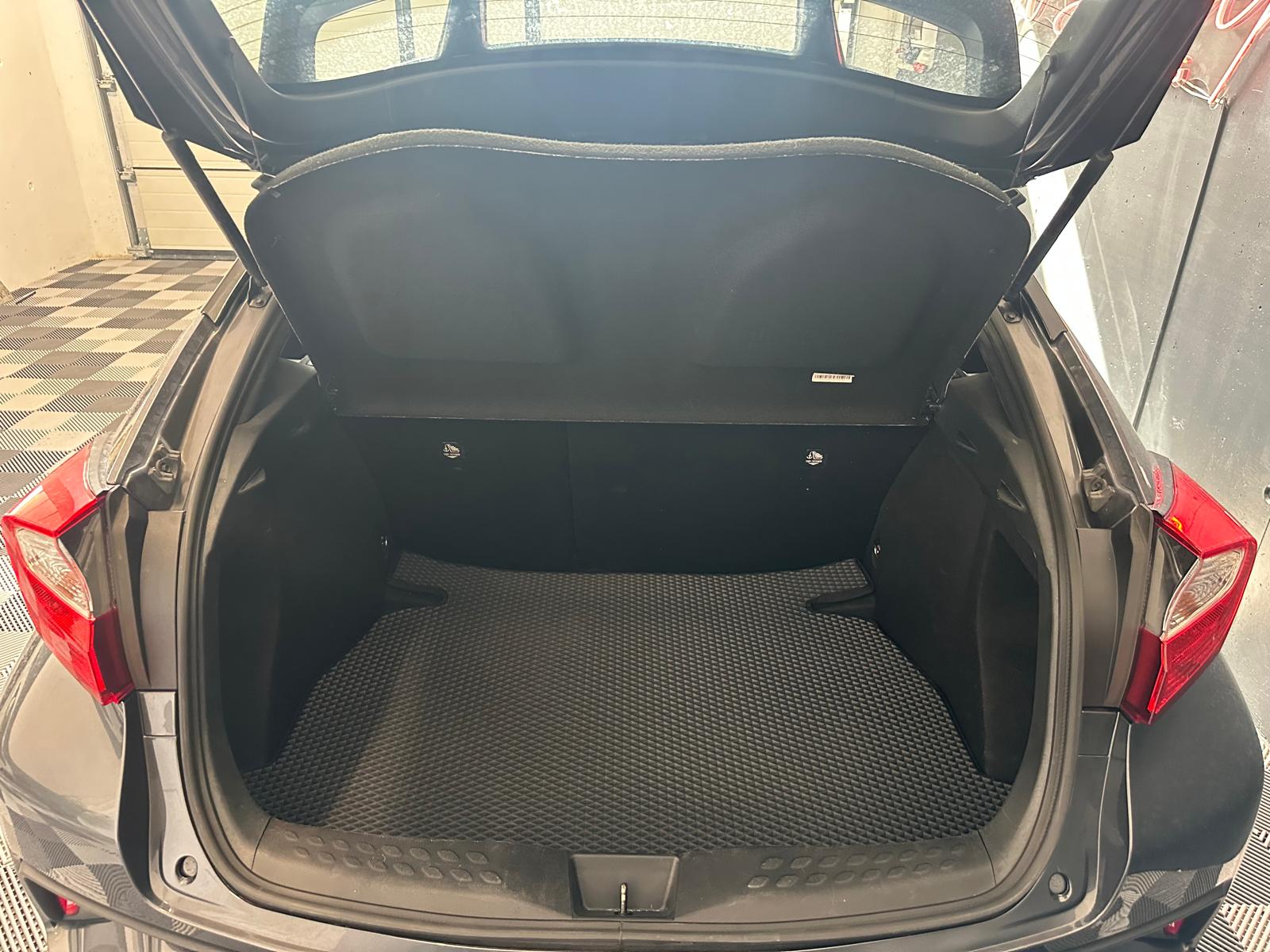 TOYOTA C-HR 1.8 HSD CVT Premium-image-25
