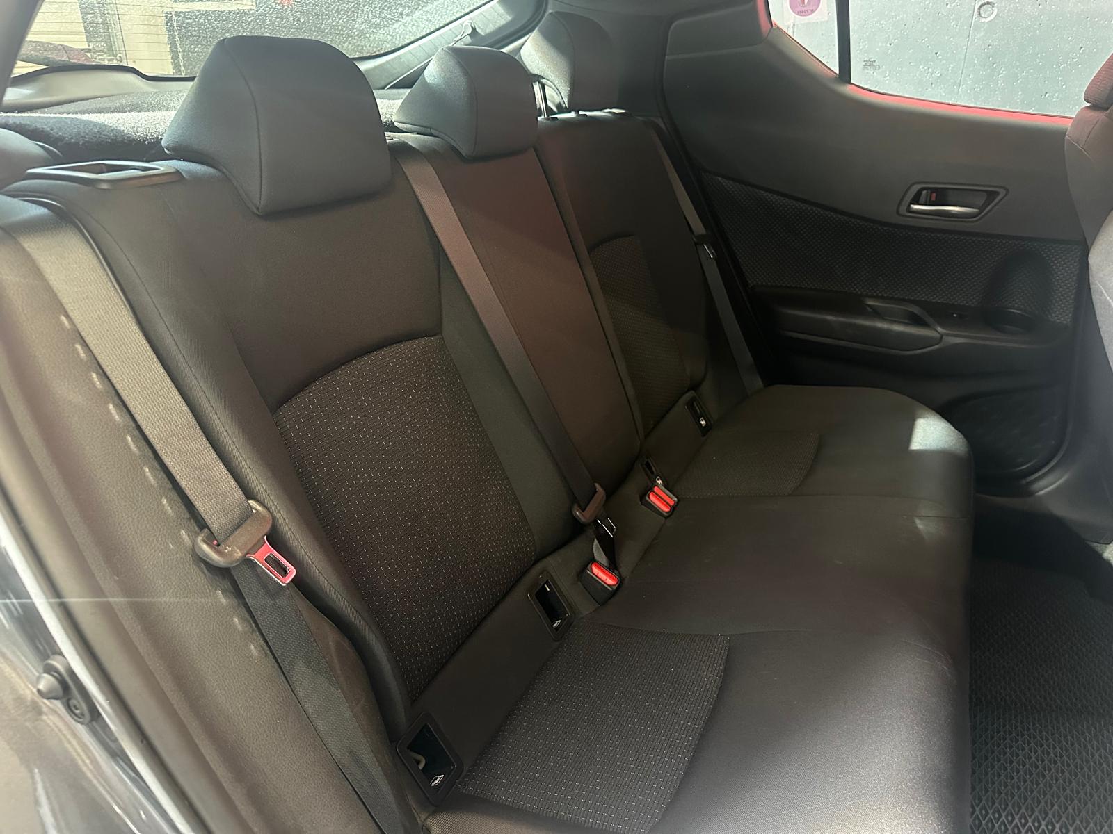 TOYOTA C-HR 1.8 HSD CVT Premium-image-13