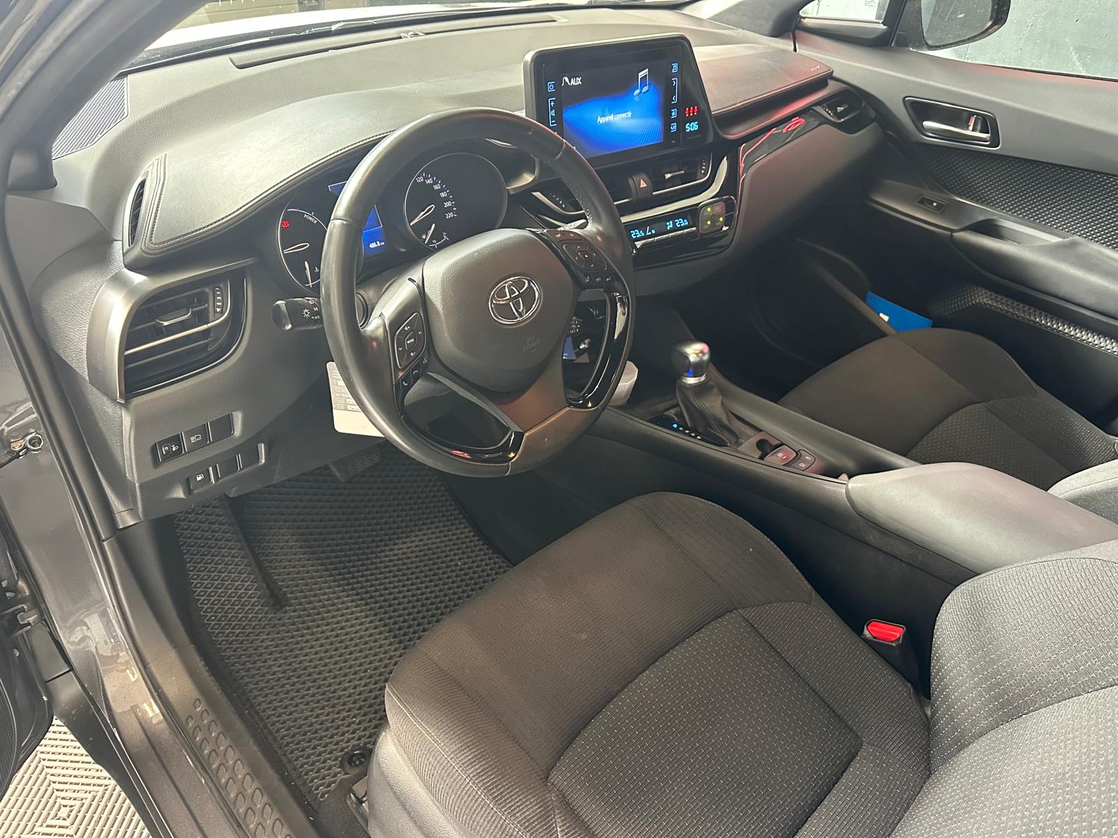 TOYOTA C-HR 1.8 HSD CVT Premium-image-1