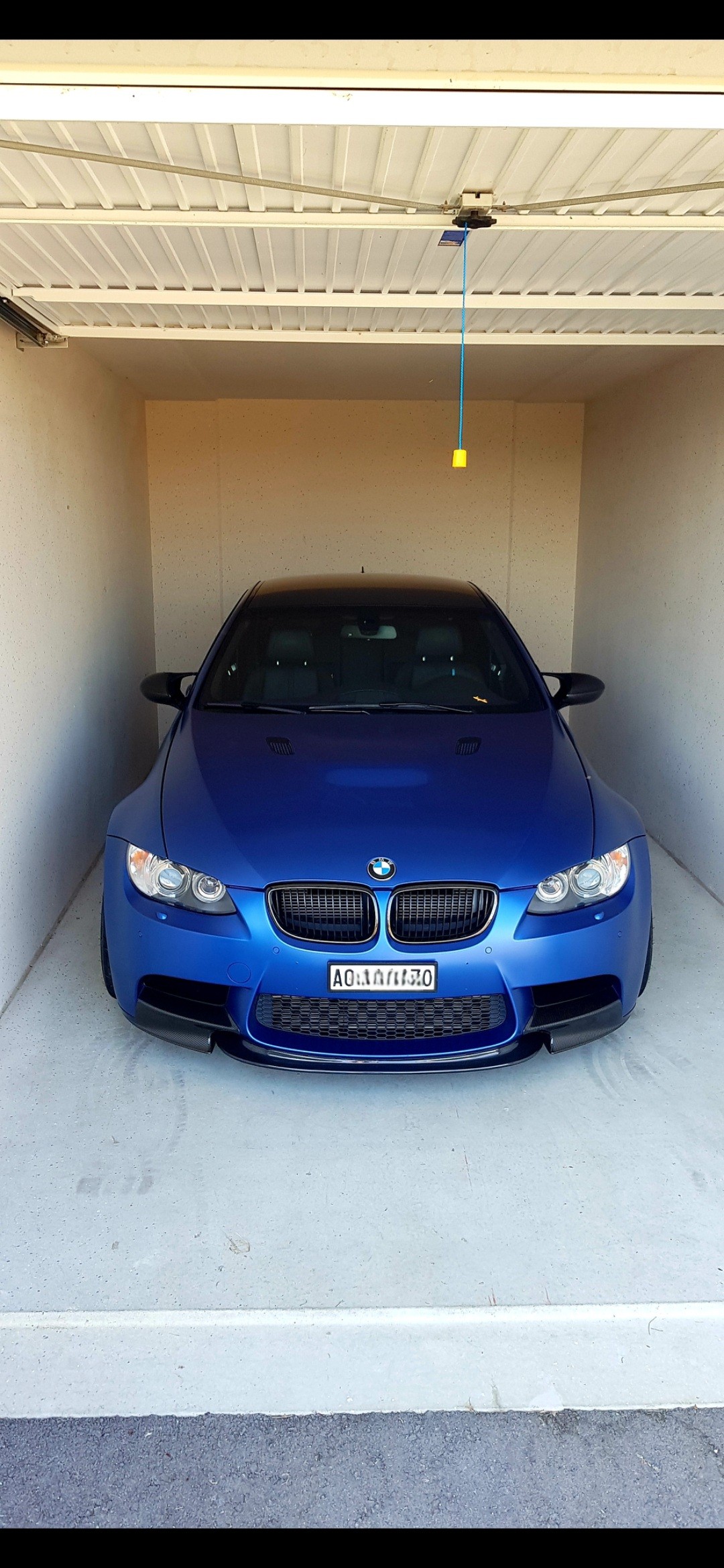 BMW M3 E92 Competition Frozen Blue | 28’000 km | Sonderserie | Sammlerzustand-image-1