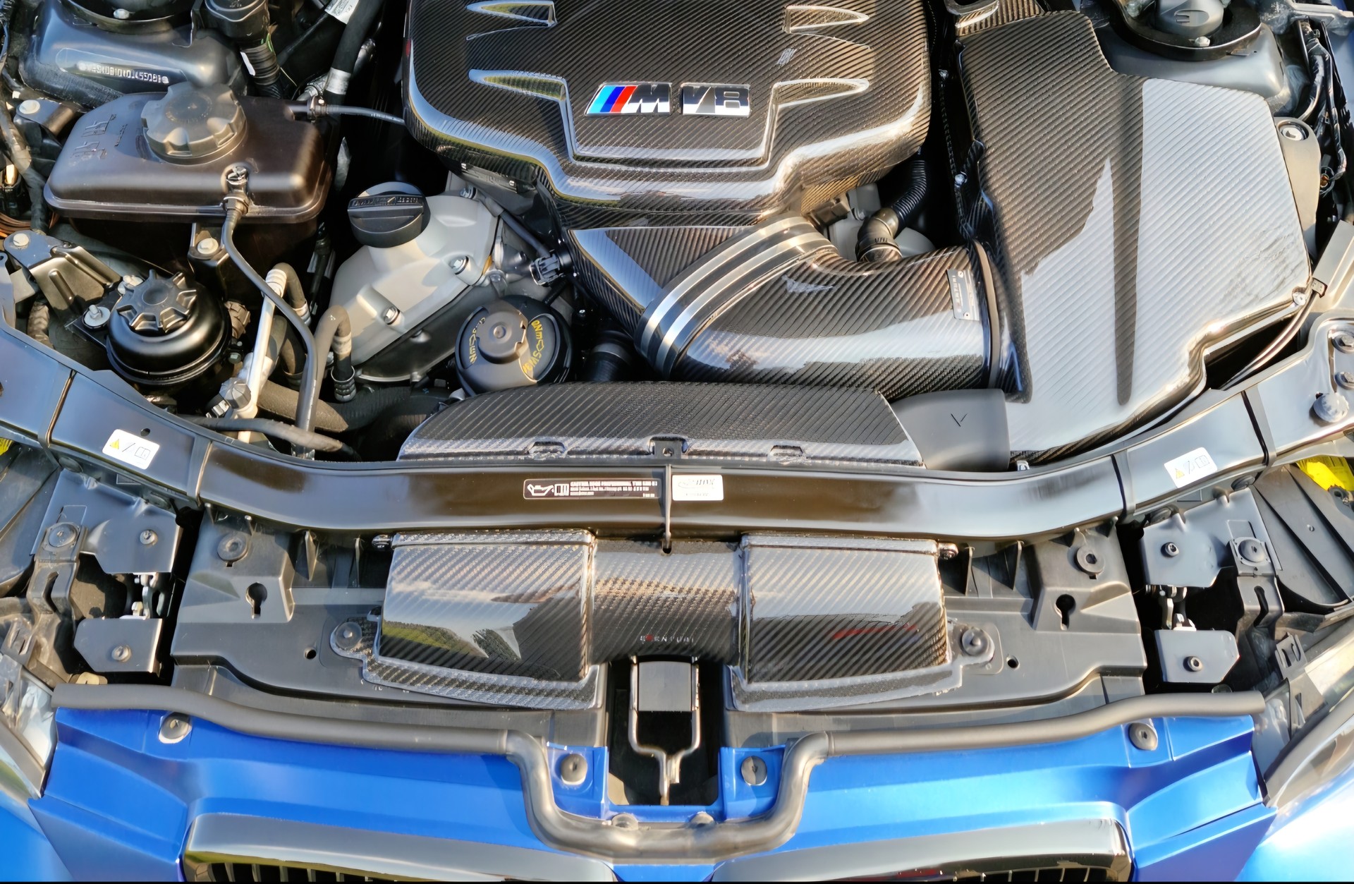 BMW M3 E92 Competition Frozen Blue | 28’000 km | Sonderserie | Sammlerzustand-image-9
