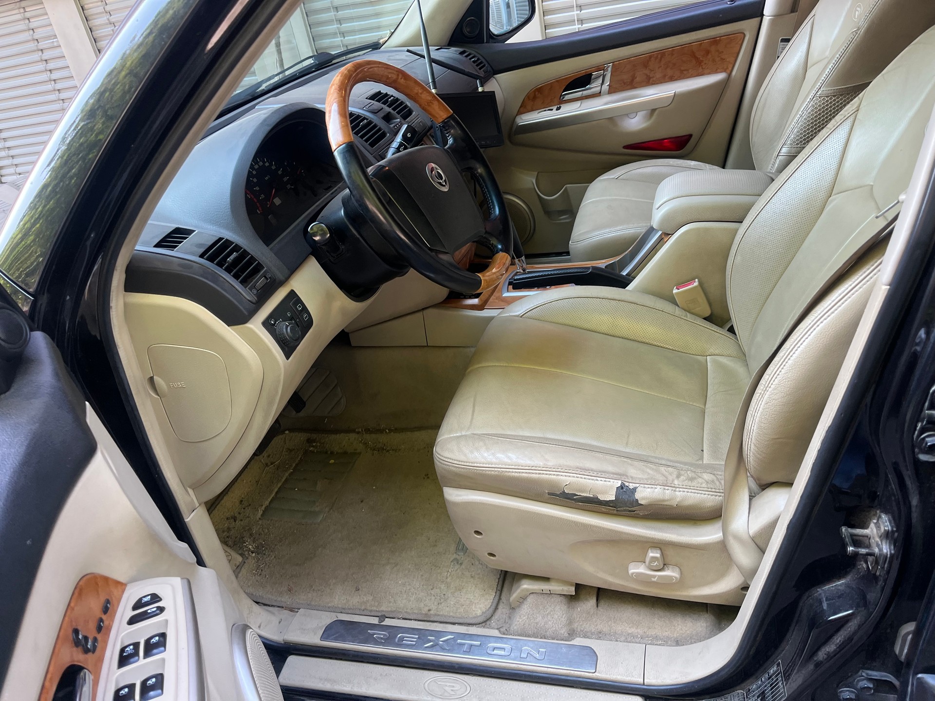 KGM-SsangYong Rexton RX 270 Xdi-image-8