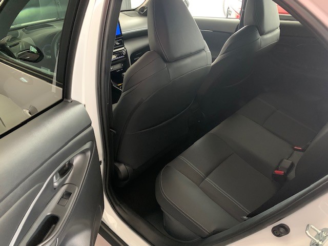 TOYOTA Yaris Cross 1.5 VVT-i HSD Premium AWD-i-image-8
