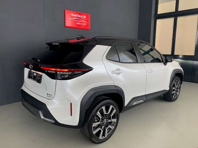 TOYOTA Yaris Cross 1.5 VVT-i HSD Premium AWD-i-image-3