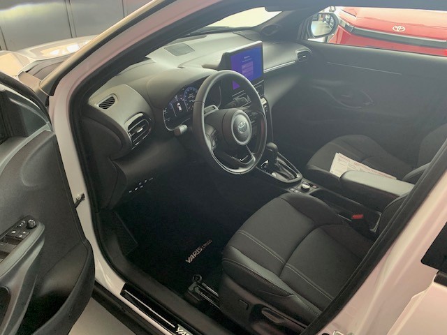 TOYOTA Yaris Cross 1.5 VVT-i HSD Premium AWD-i-image-9