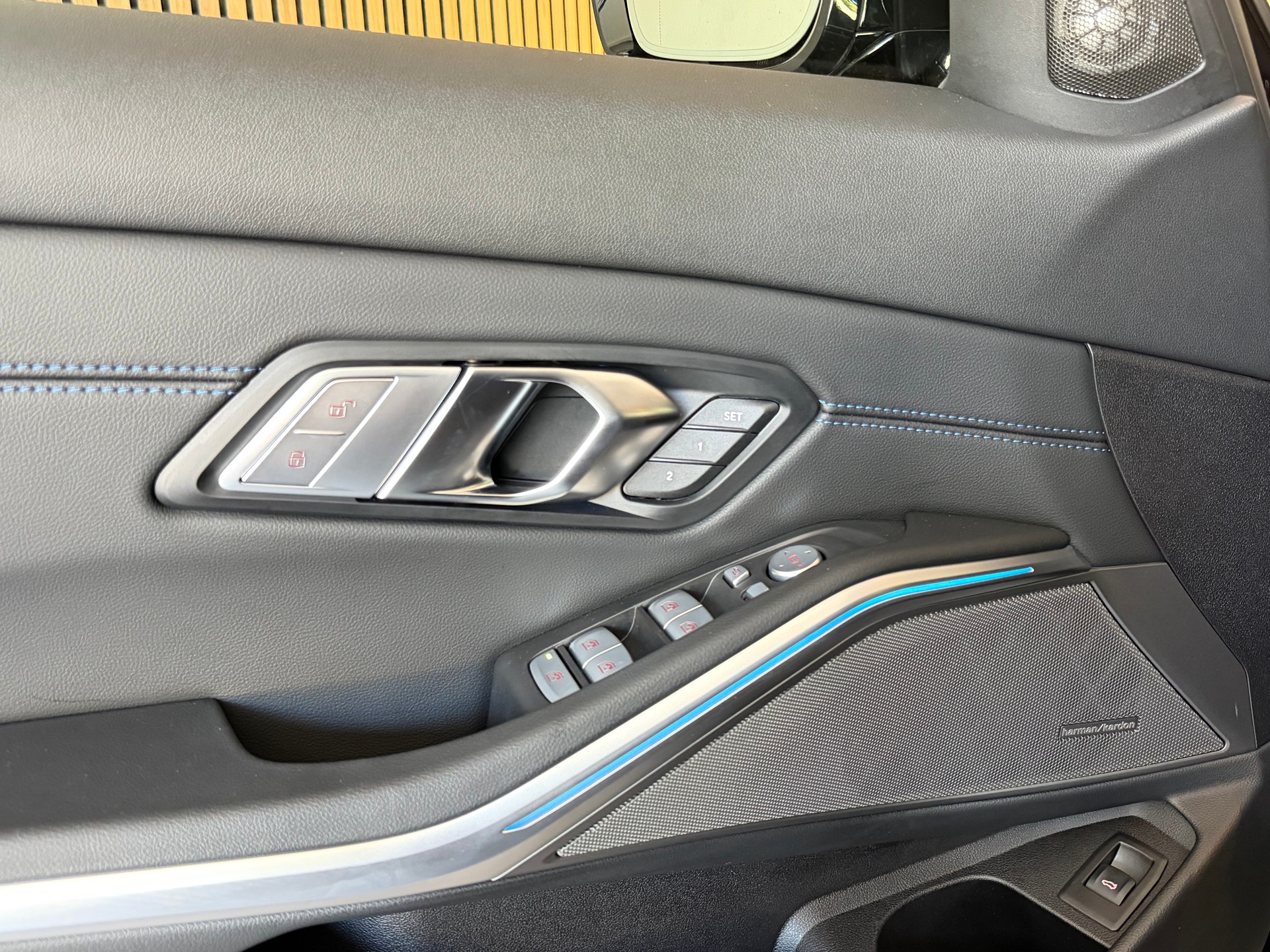 BMW M340i xDrive 48V Steptronic M Sport Pro CARBON-image-23