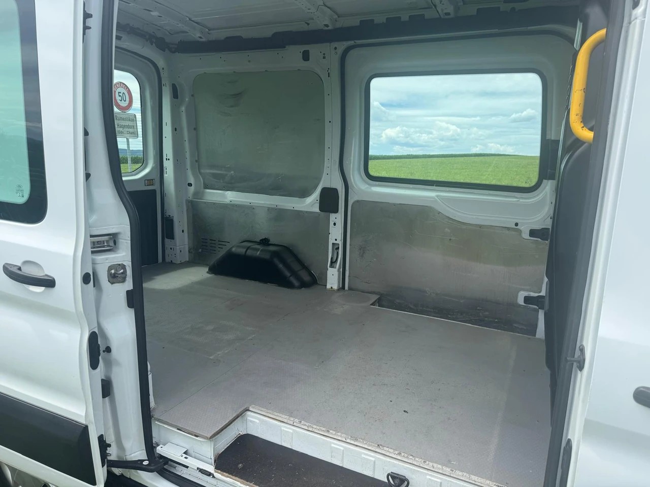 FORD Transit Van 350 L2 Trend 2.0 TDCi 130 4WD mit Anhängerkupplung-image-6