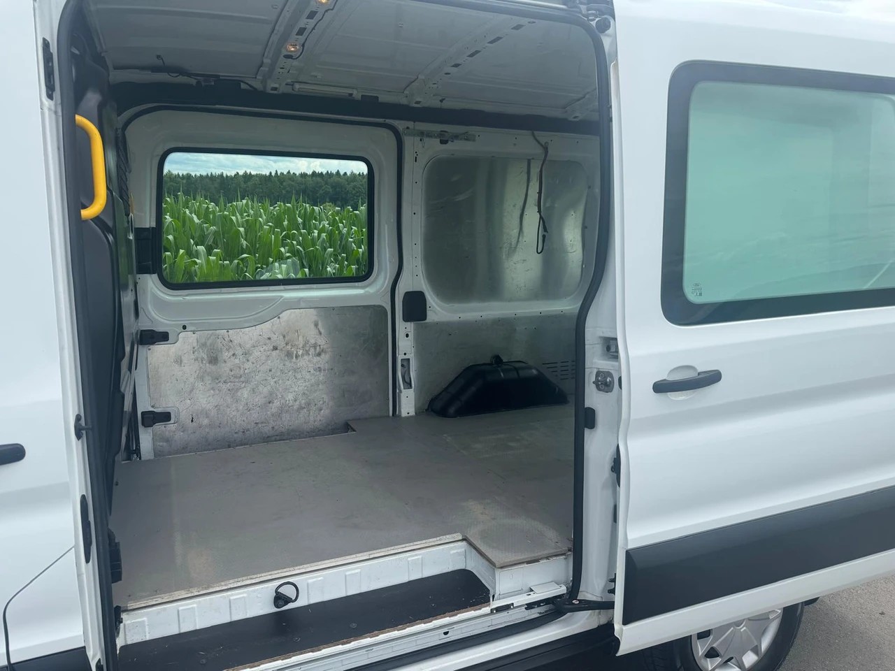 FORD Transit Van 350 L2 Trend 2.0 TDCi 130 4WD mit Anhängerkupplung-image-9
