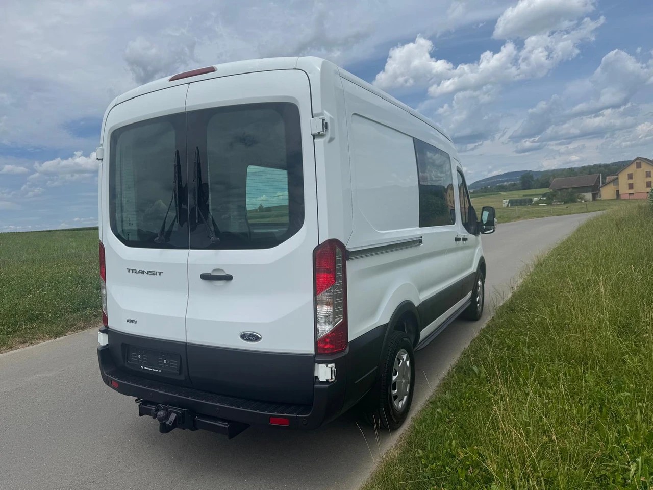 FORD Transit Van 350 L2 Trend 2.0 TDCi 130 4WD mit Anhängerkupplung-image-3