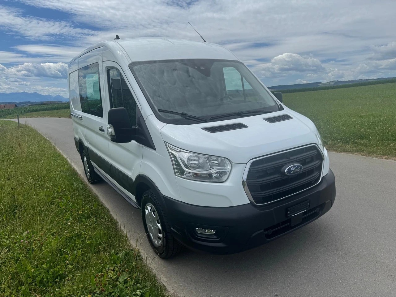 FORD Transit Van 350 L2 Trend 2.0 TDCi 130 4WD mit Anhängerkupplung-image-1