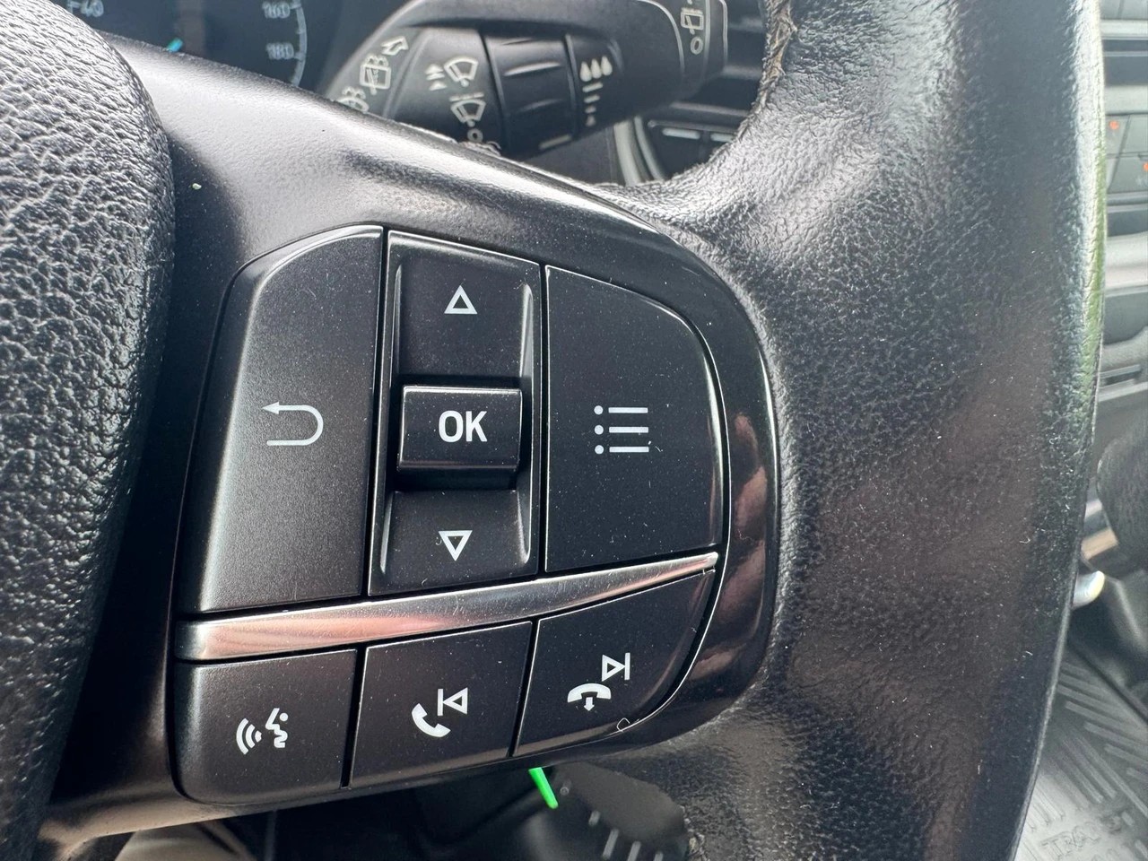 FORD Transit Van 350 L2 Trend 2.0 TDCi 130 4WD mit Anhängerkupplung-image-13