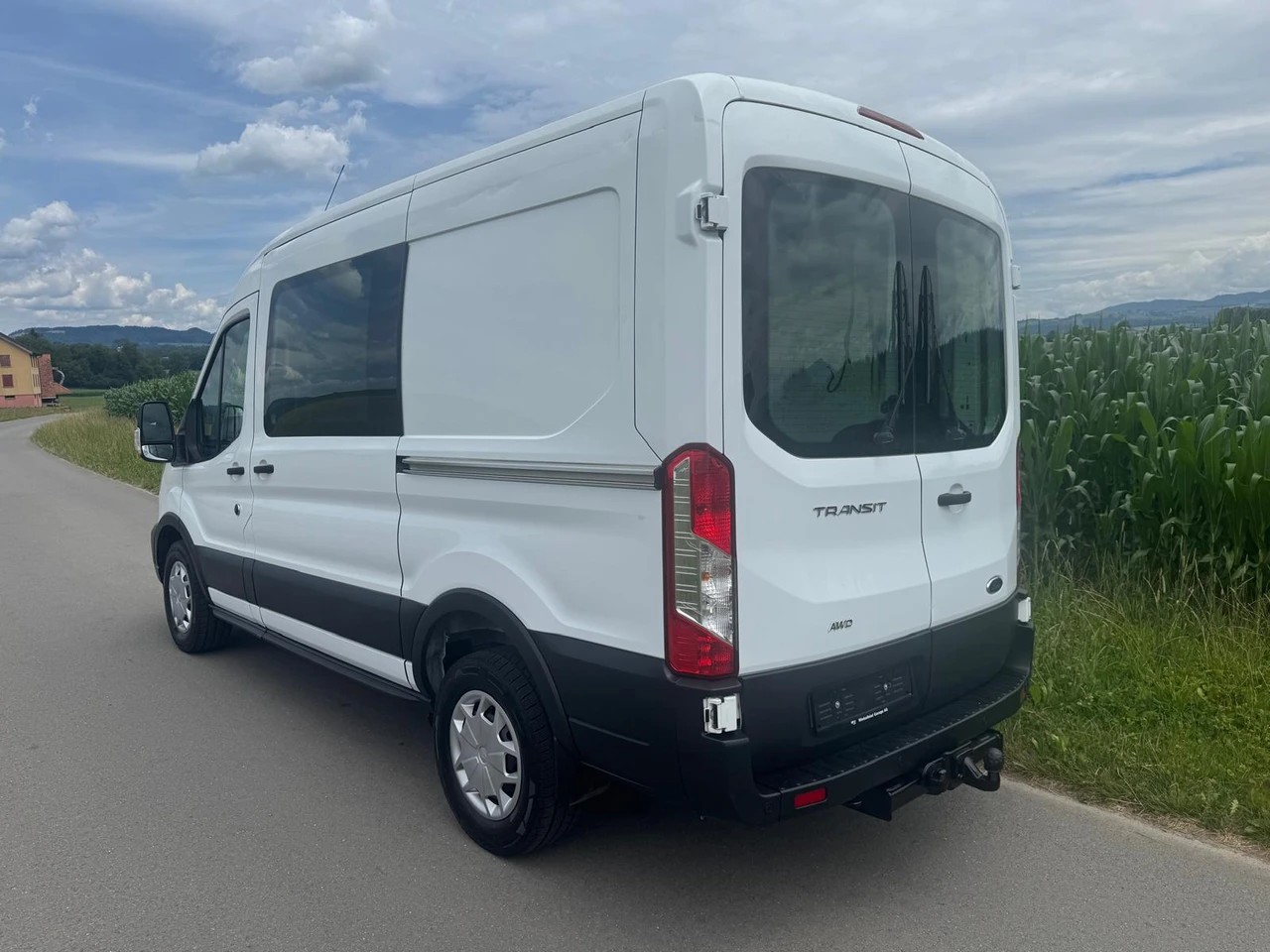 FORD Transit Van 350 L2 Trend 2.0 TDCi 130 4WD mit Anhängerkupplung-image-2