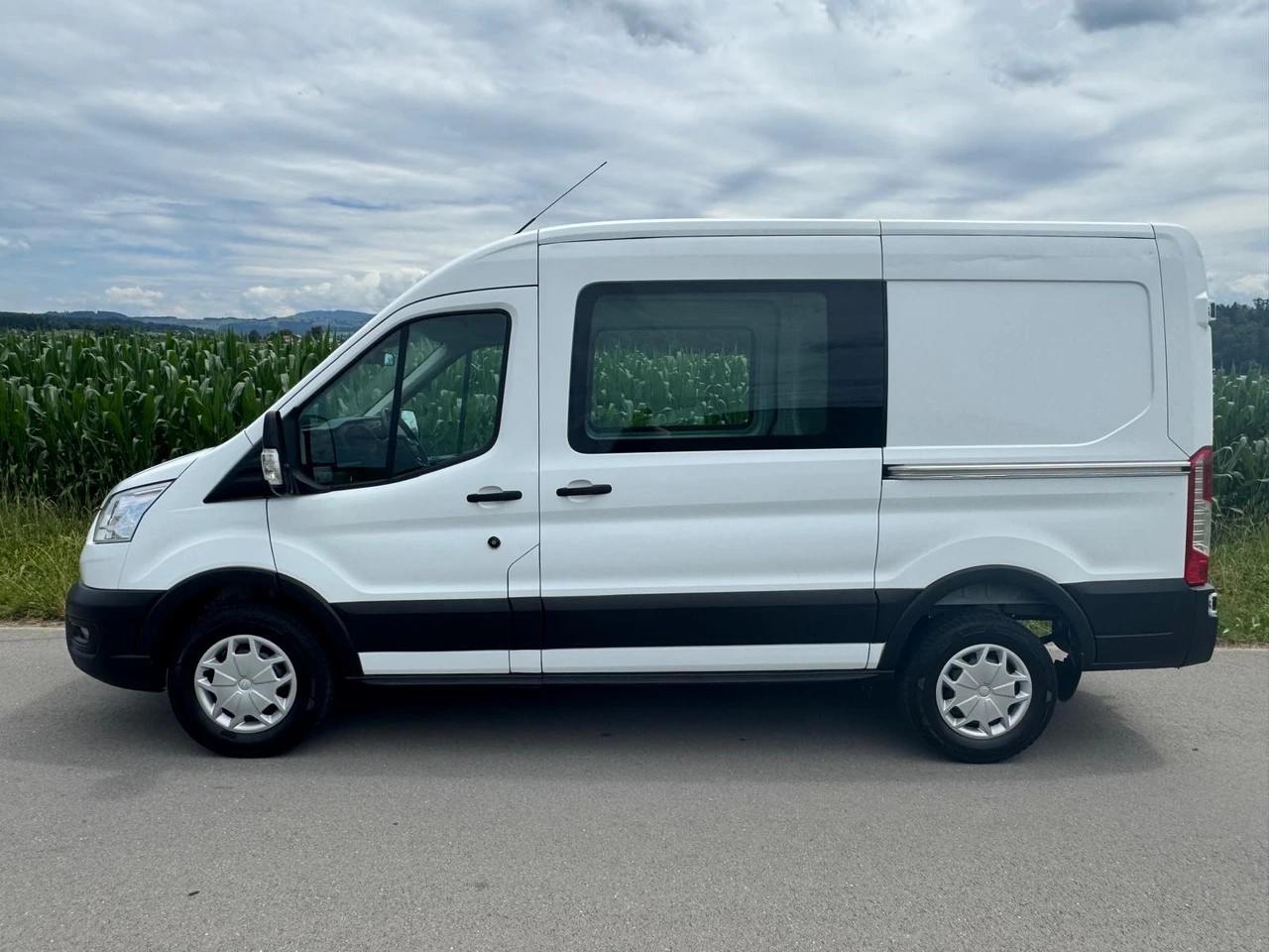 FORD Transit Van 350 L2 Trend 2.0 TDCi 130 4WD mit Anhängerkupplung-image-4