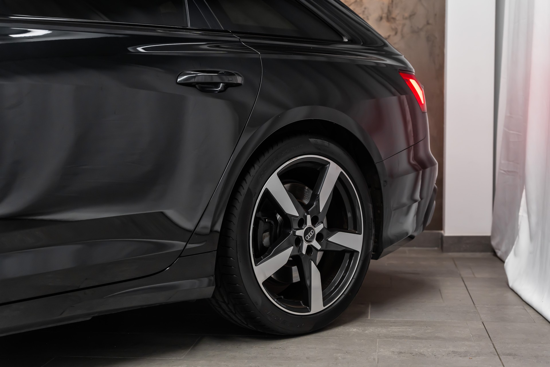 AUDI S6 Avant 3.0 TDI quattro tiptronic *Matrix*Panorama*20"Alu*360°*AHK*-image-10