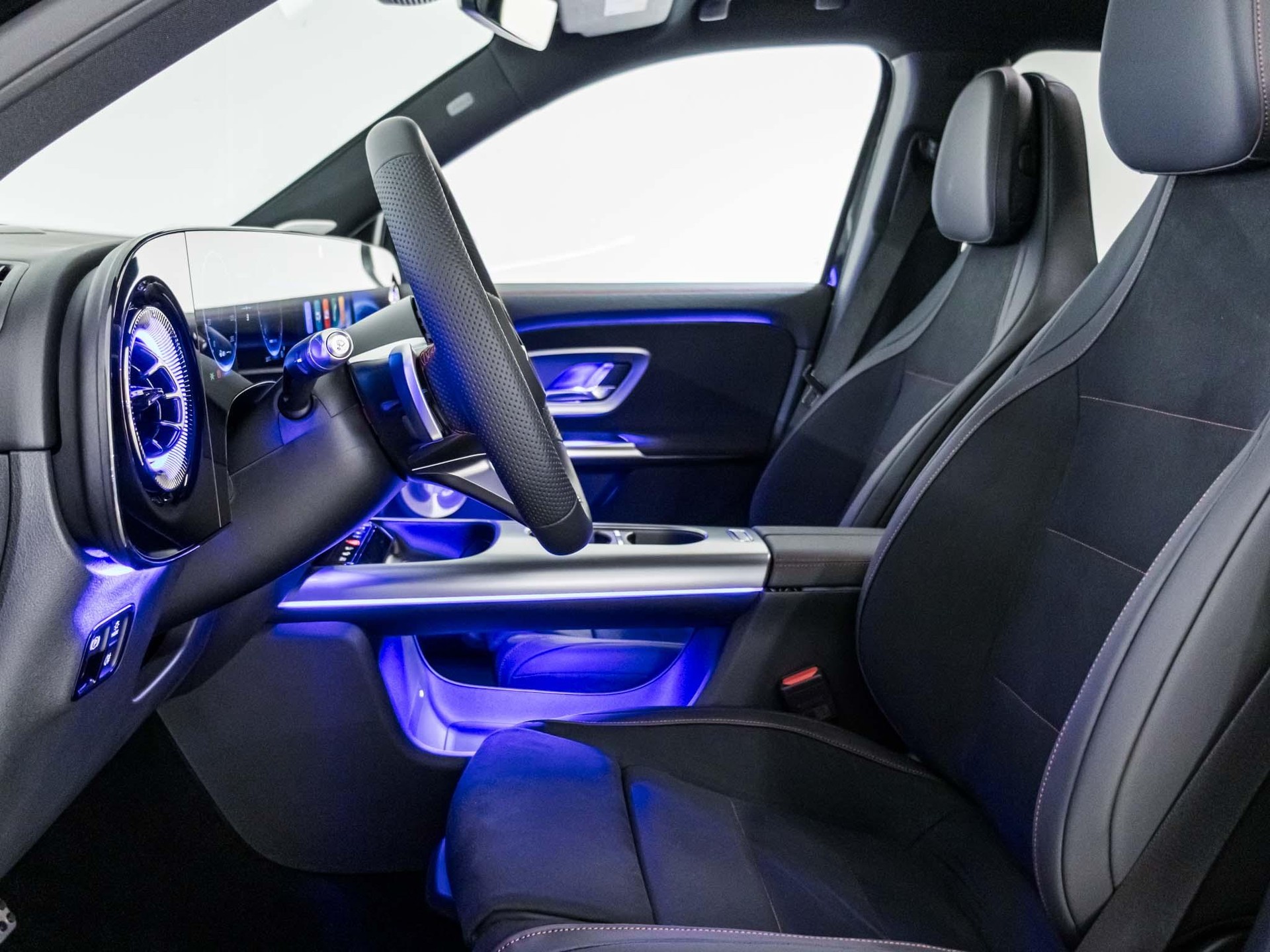 MERCEDES-BENZ GLB 220 4MATIC-image-6