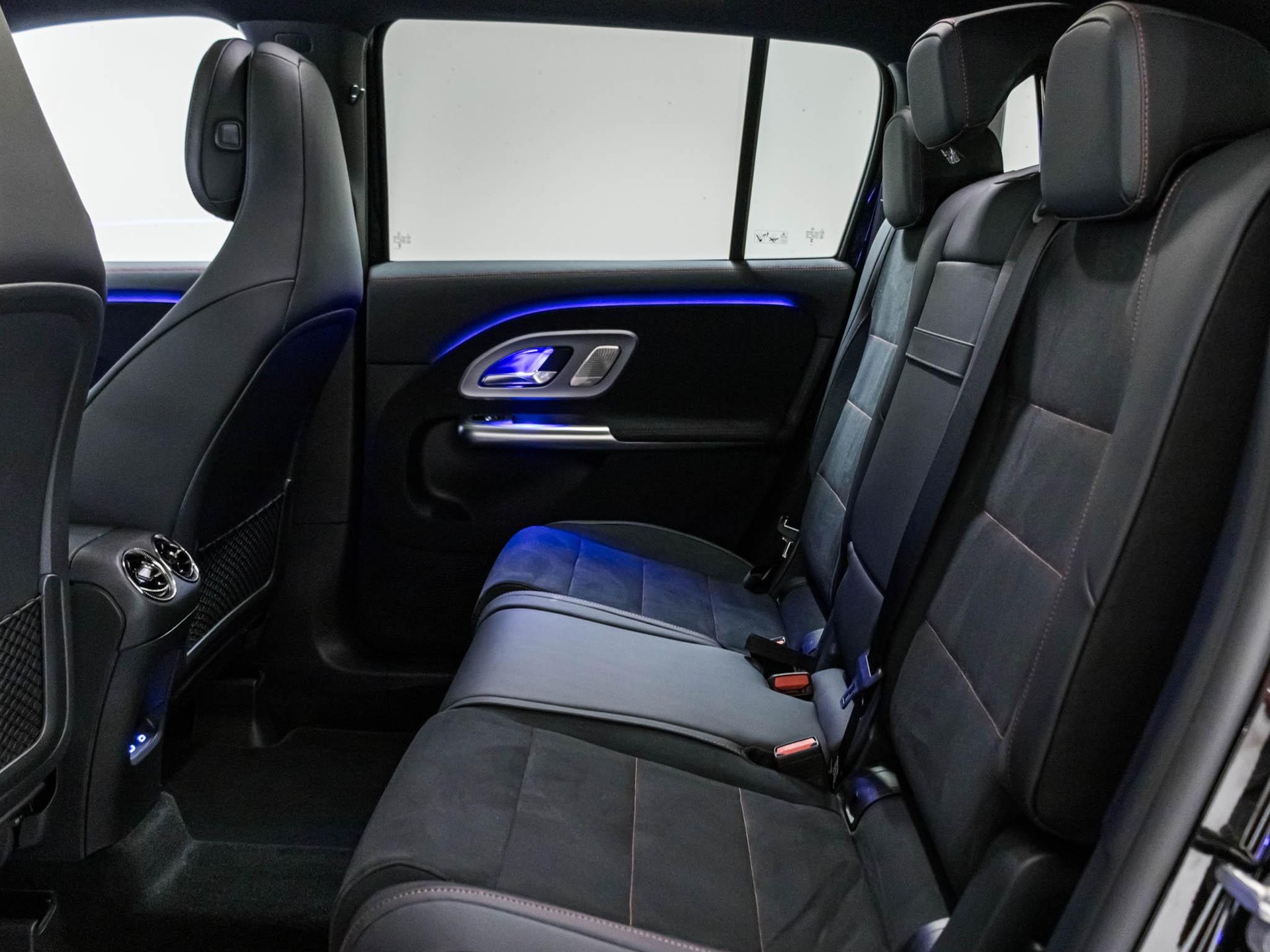 MERCEDES-BENZ GLB 220 4MATIC-image-7