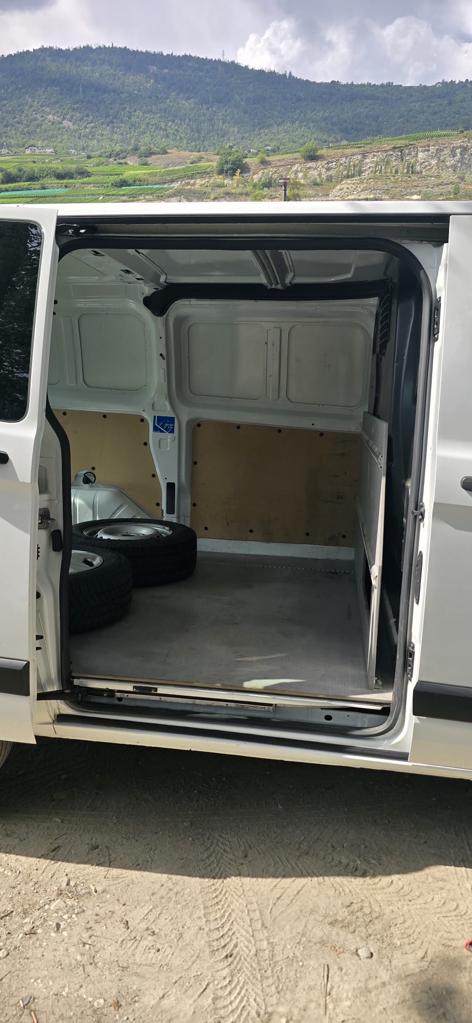 FORD Transit Custom Van 320 L1H1 Trend-image-4
