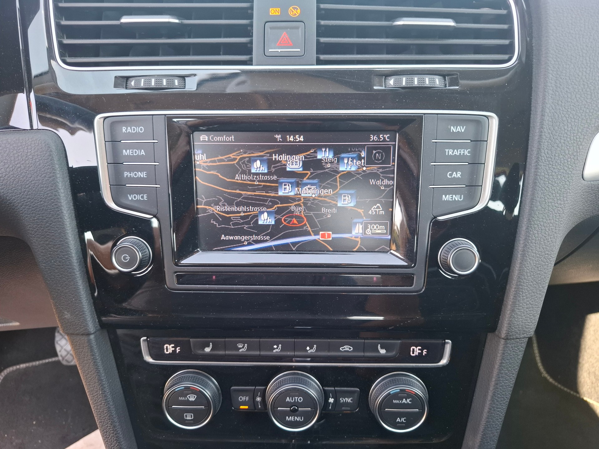 VW Golf 1.4 TSI Cup DSG-image-9