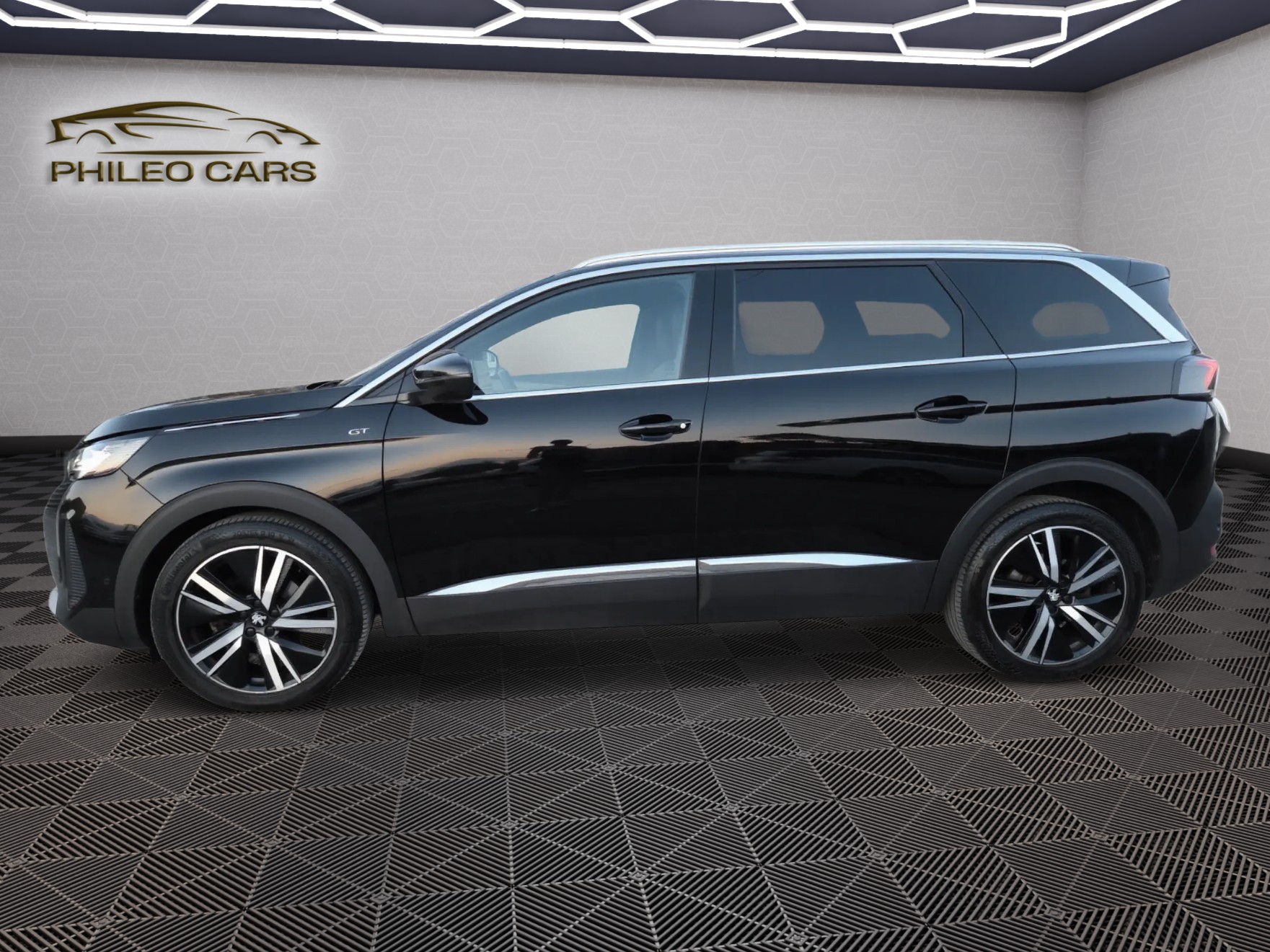 PEUGEOT 5008 1.5 BlueHDi GT Pack EAT8-image-3