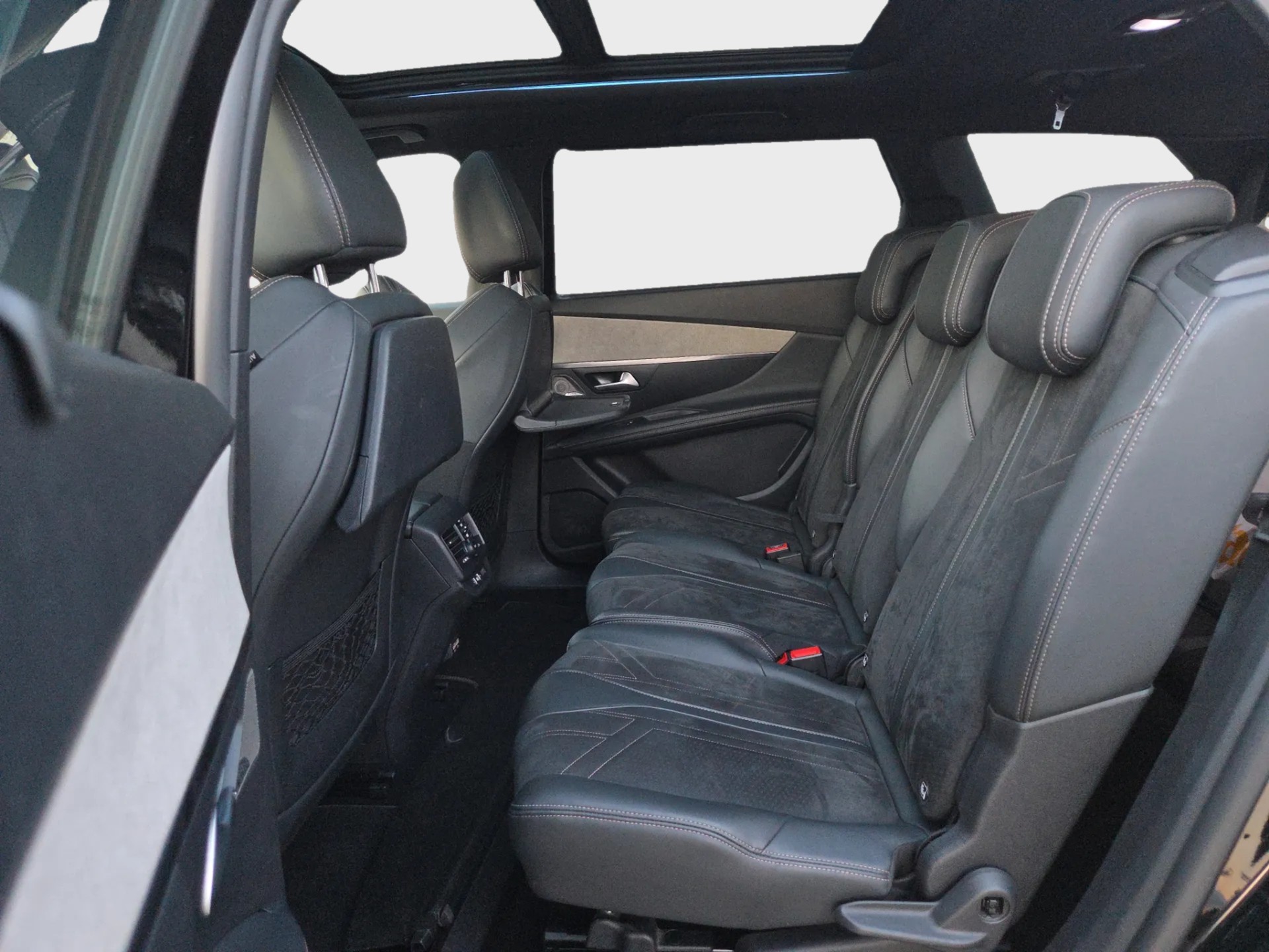 PEUGEOT 5008 1.5 BlueHDi GT Pack EAT8-image-12