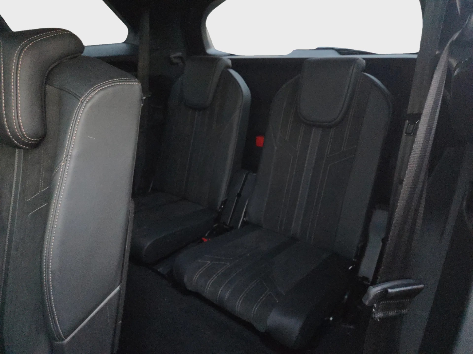 PEUGEOT 5008 1.5 BlueHDi GT Pack EAT8-image-13