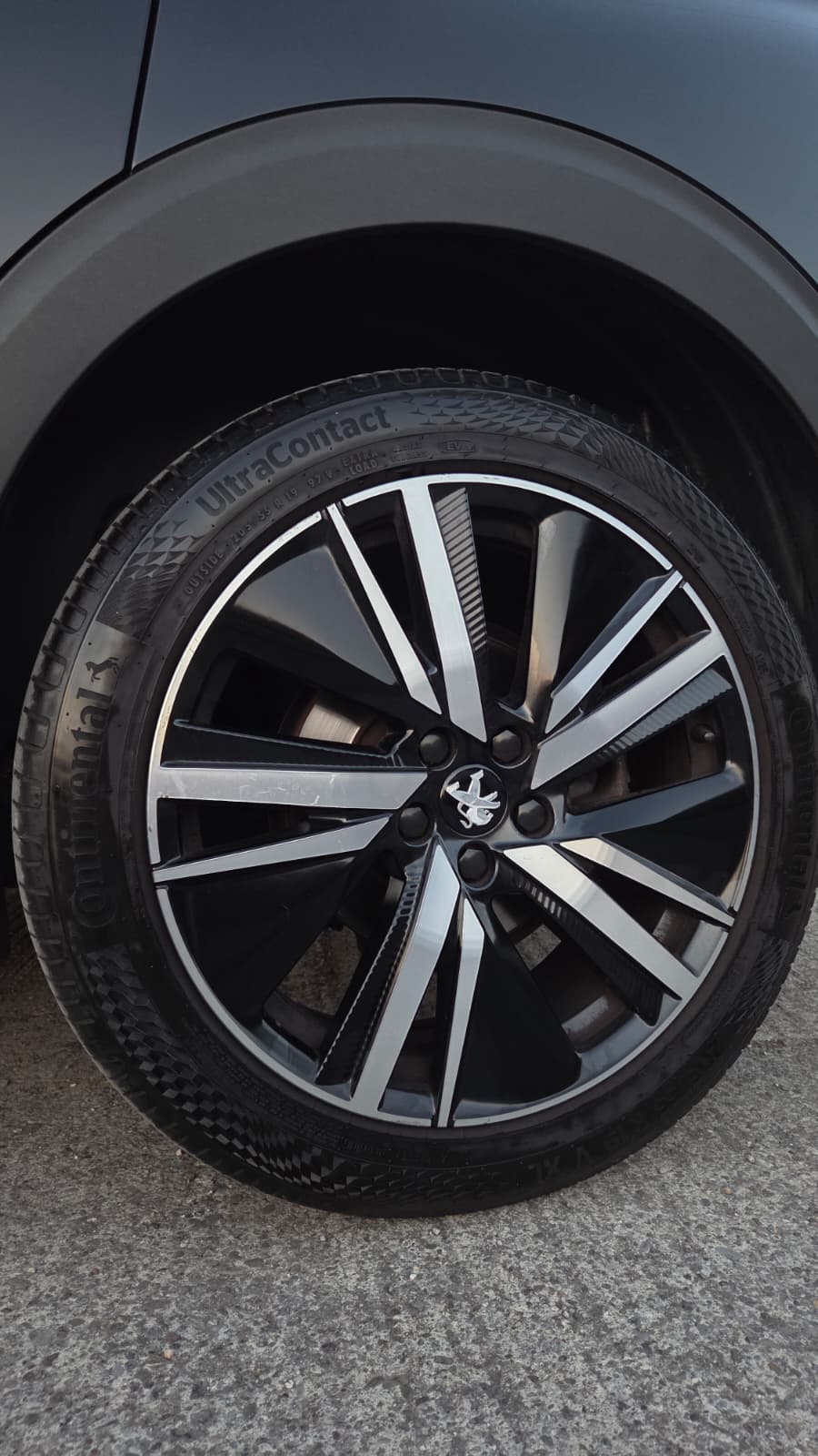 PEUGEOT 5008 1.5 BlueHDi GT Pack EAT8-image-15