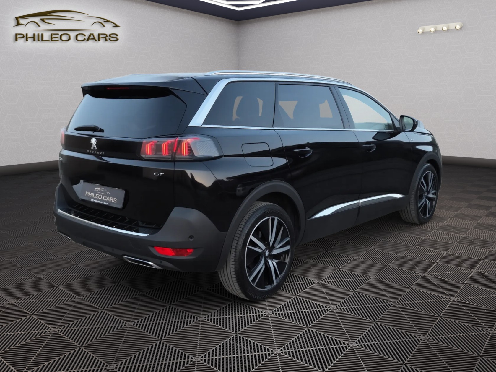 PEUGEOT 5008 1.5 BlueHDi GT Pack EAT8-image-5