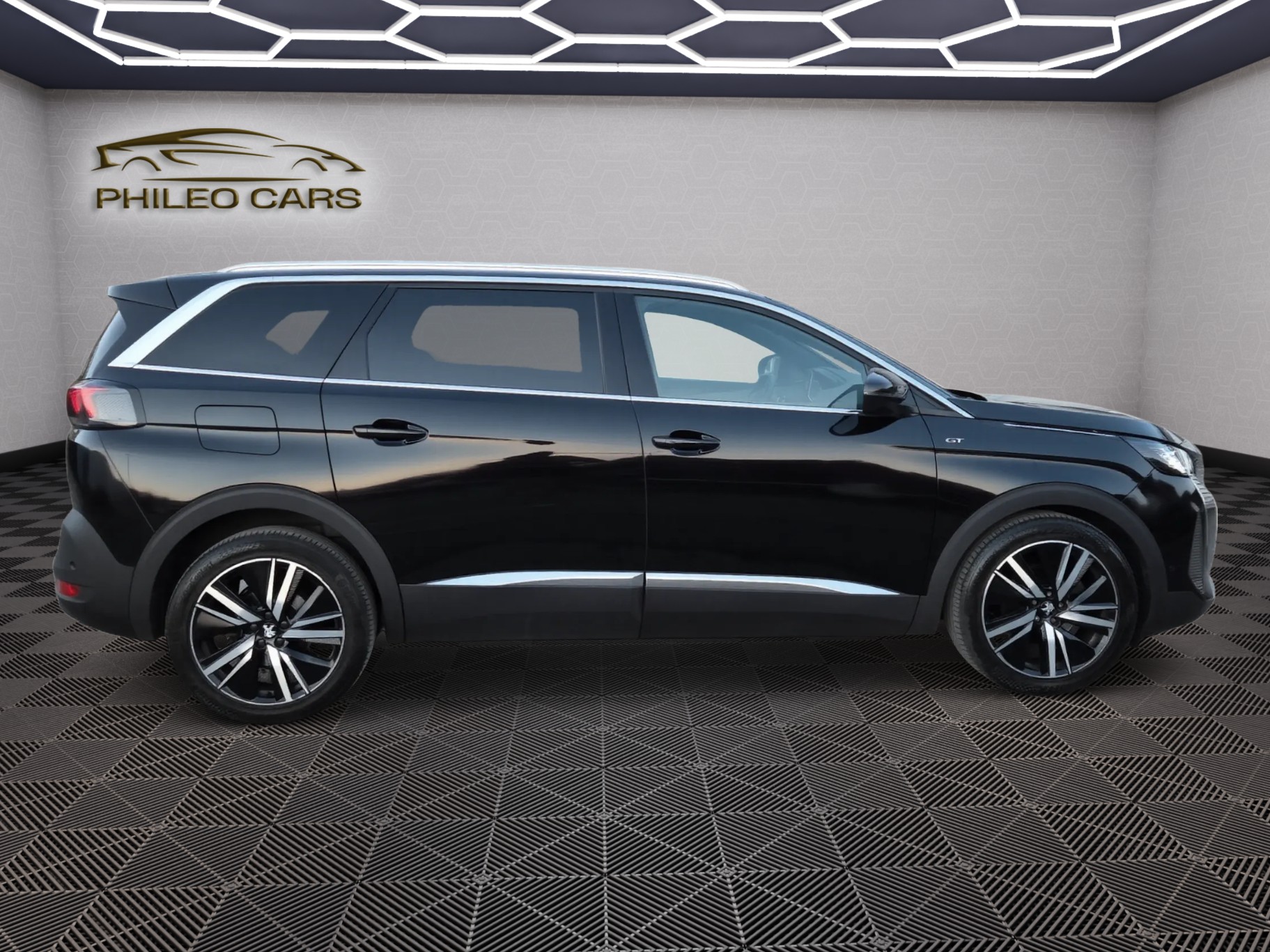 PEUGEOT 5008 1.5 BlueHDi GT Pack EAT8-image-4
